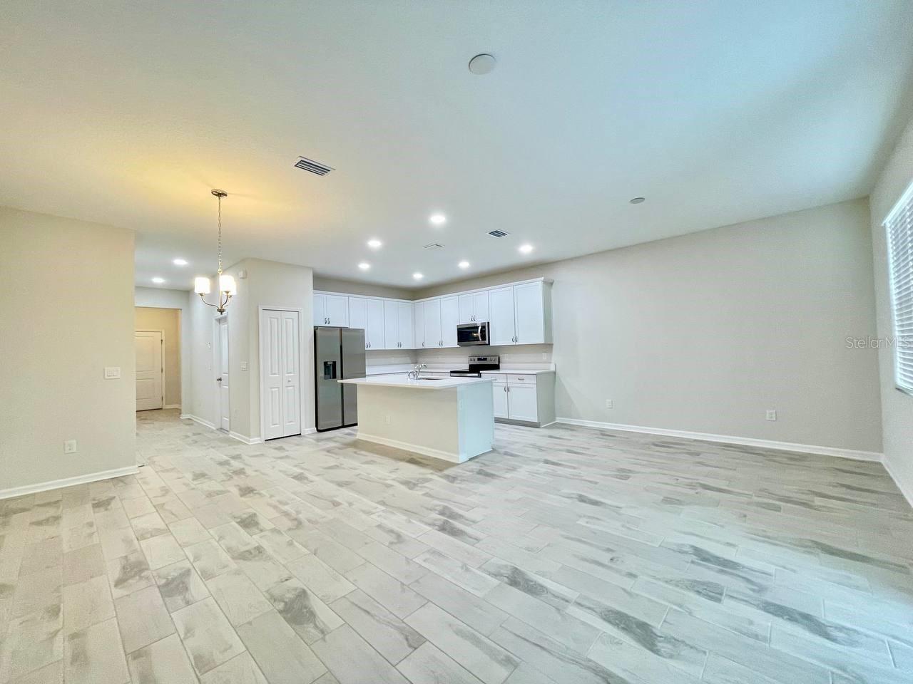 CALUSA CREEK TOWNHOMES - Residential Lease