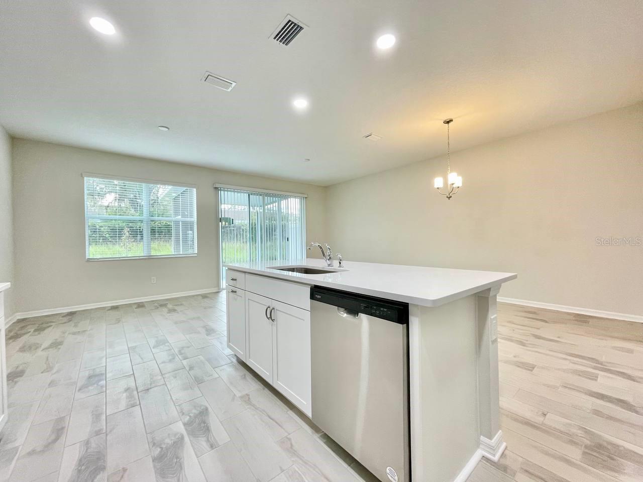 CALUSA CREEK TOWNHOMES - Residential Lease