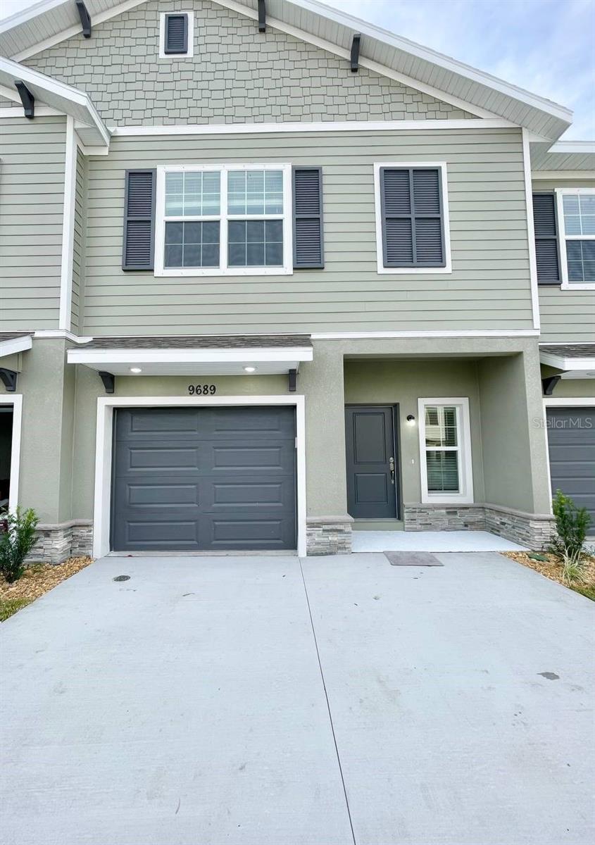CALUSA CREEK TOWNHOMES - Residential Lease