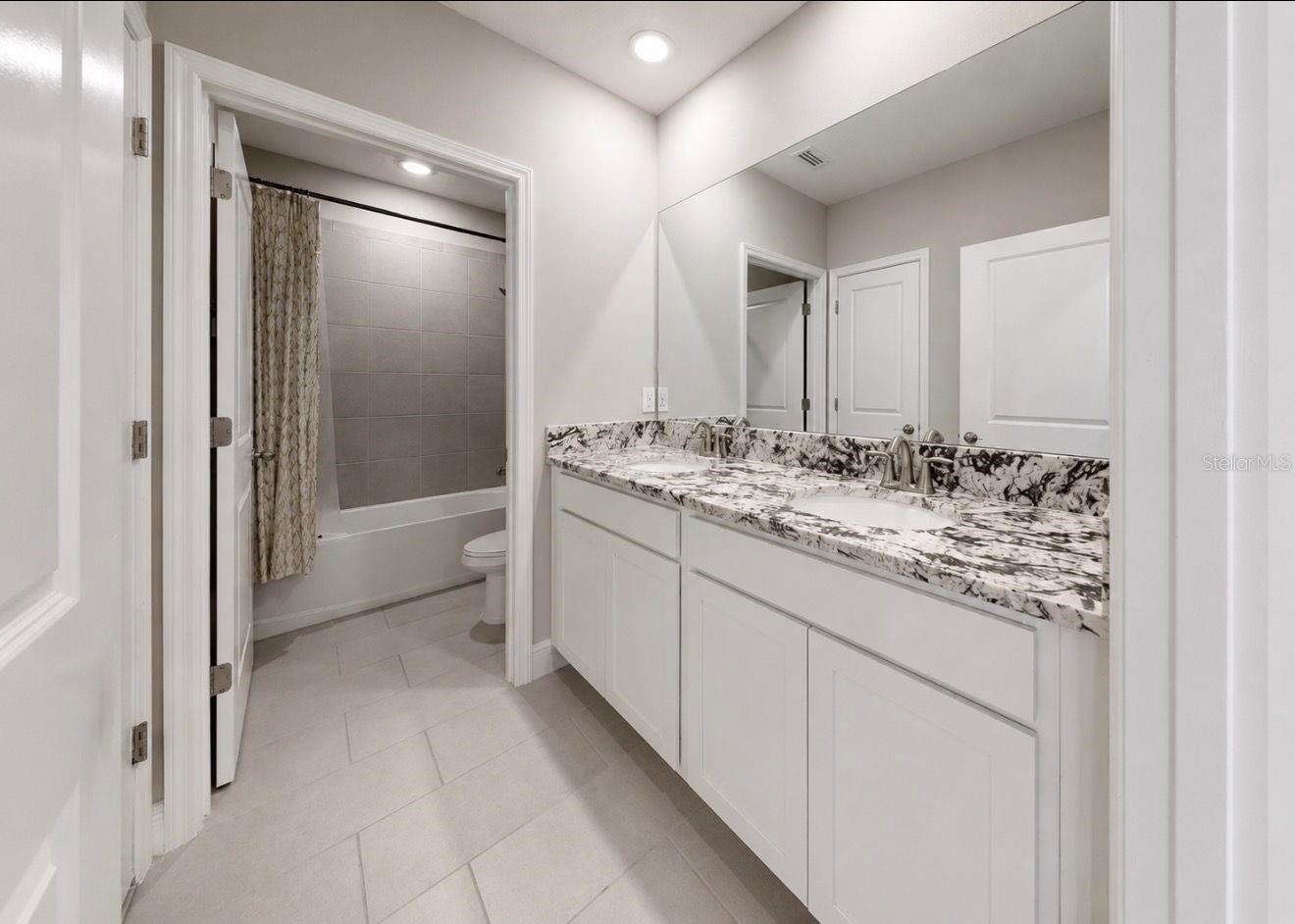 MANGROVE MANOR PH 1 - Residential
