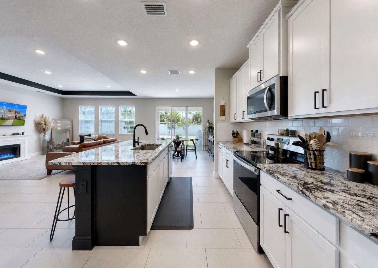 MANGROVE MANOR PH 1 - Residential