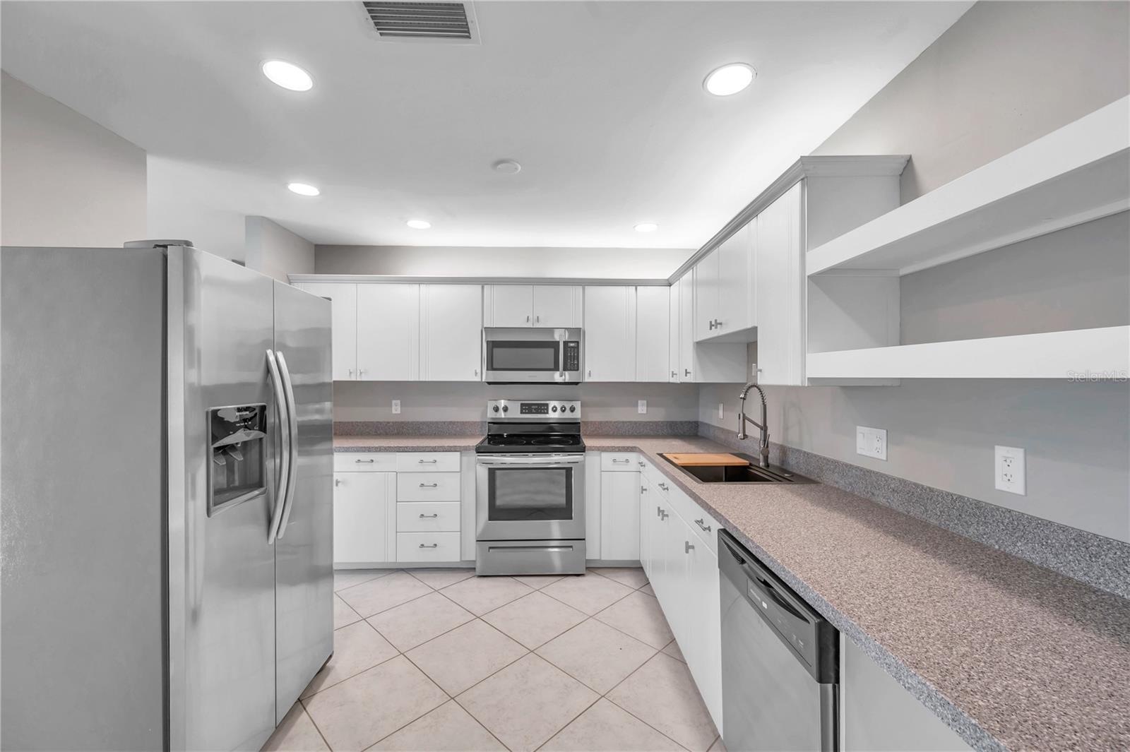 PINE GROVE ESTATES - Residential Lease