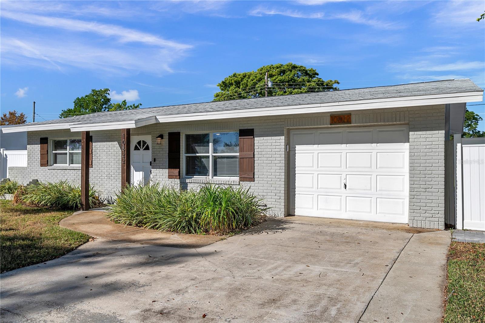 PINE GROVE ESTATES - Residential Lease