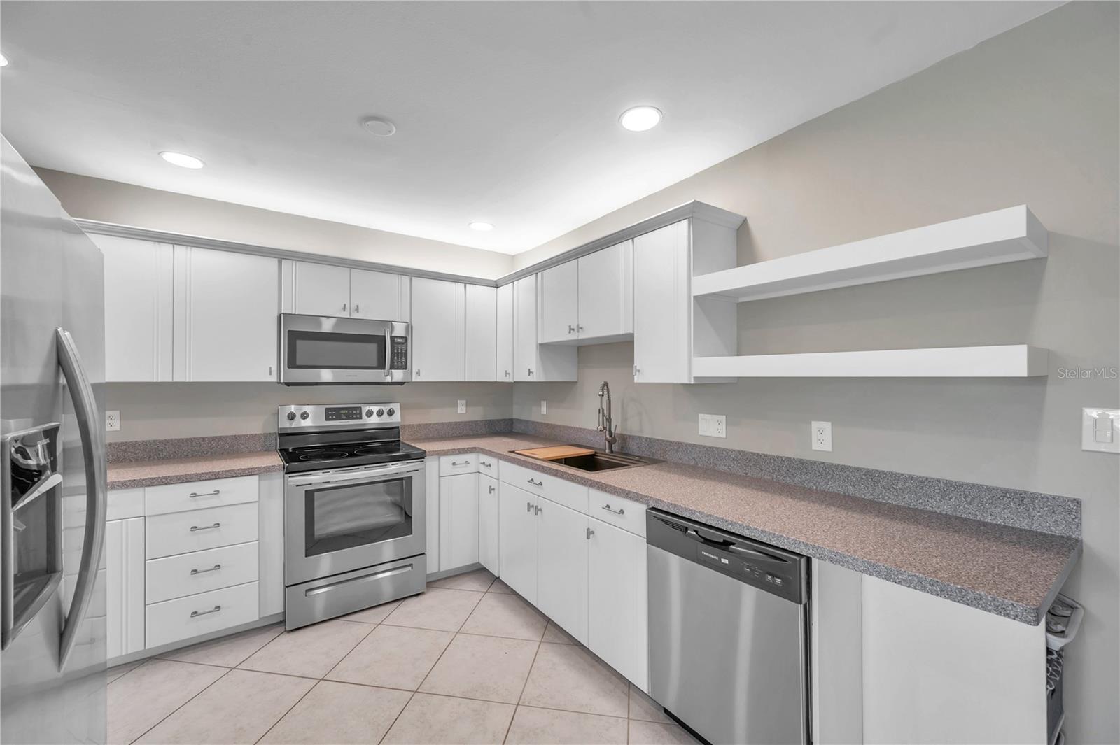 PINE GROVE ESTATES - Residential Lease