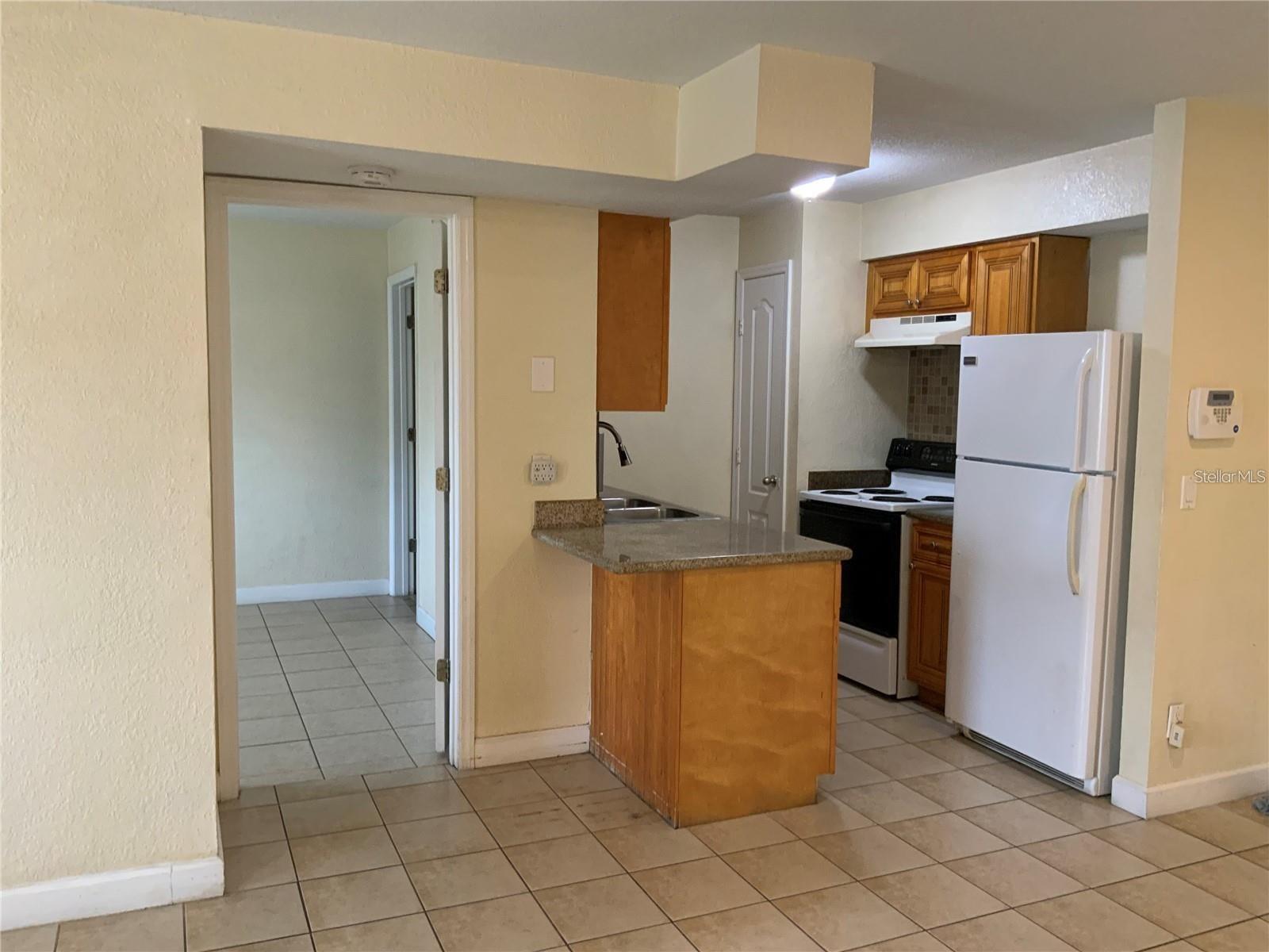 THE HAMPTONS AT BRANDON A CONDO - Residential Lease
