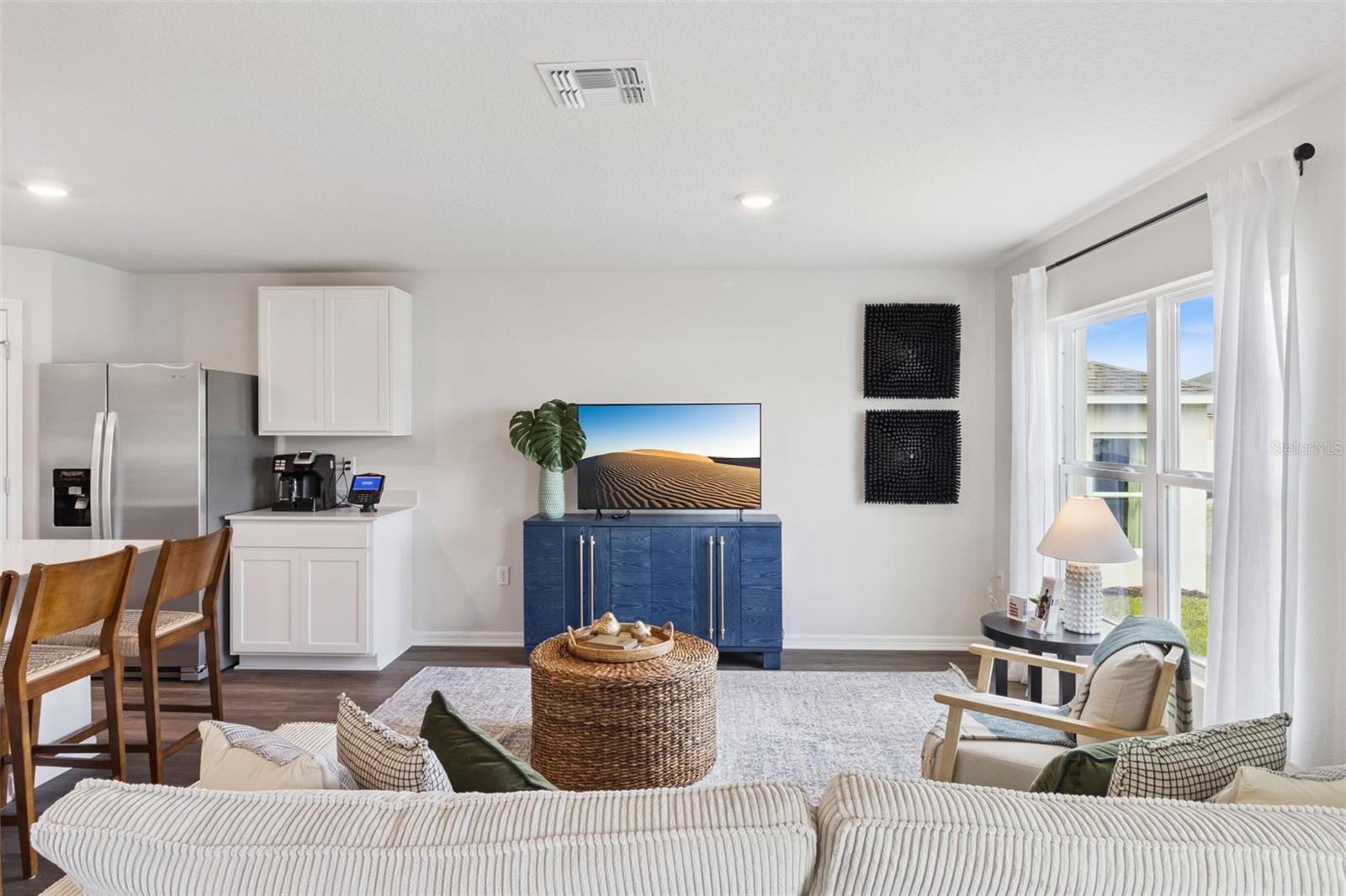 MAGNOLIA POINTE - Residential