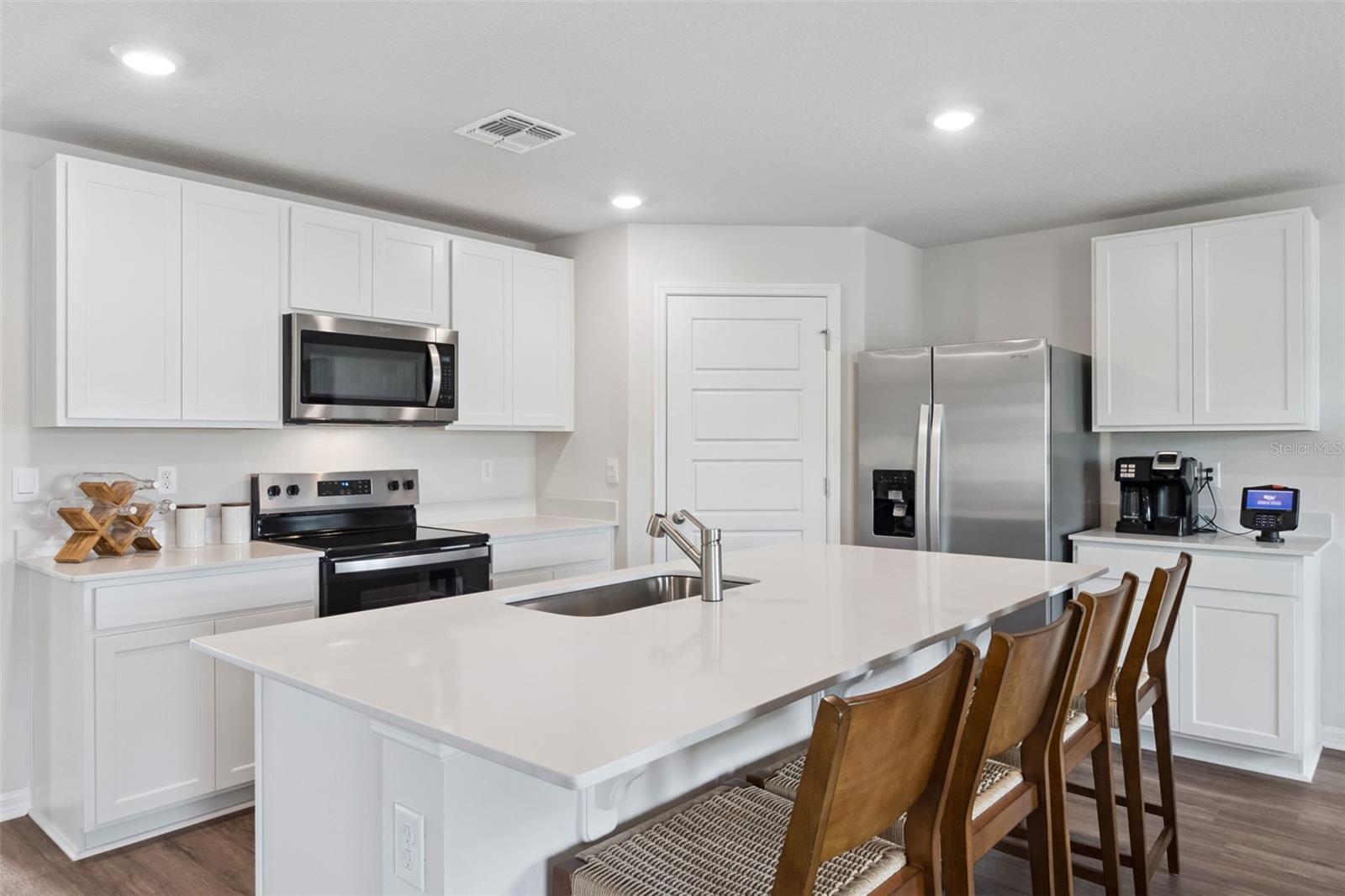 MAGNOLIA POINTE - Residential