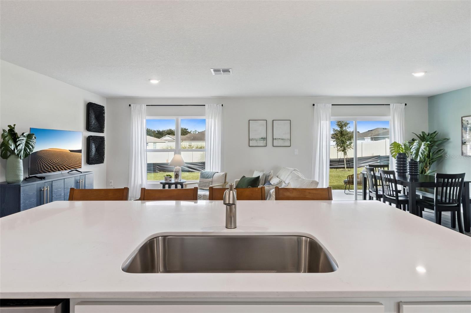 MAGNOLIA POINTE - Residential