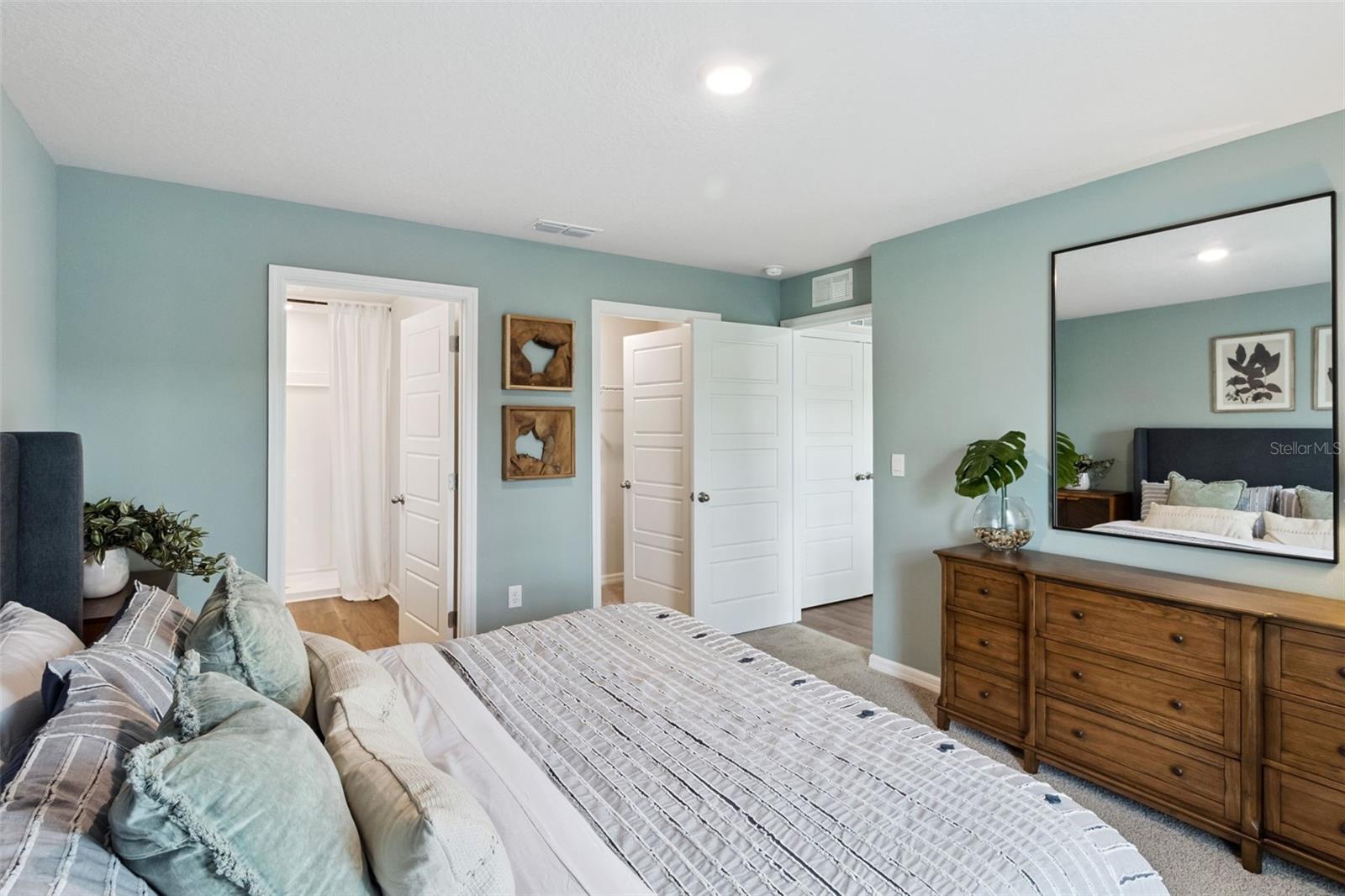 MAGNOLIA POINTE - Residential