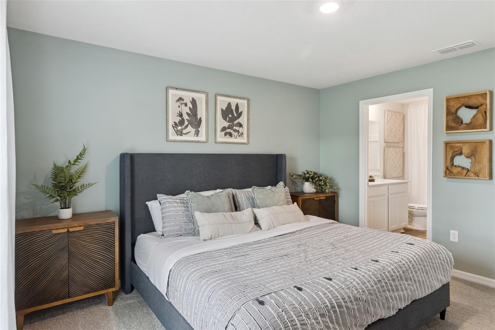 MAGNOLIA POINTE - Residential