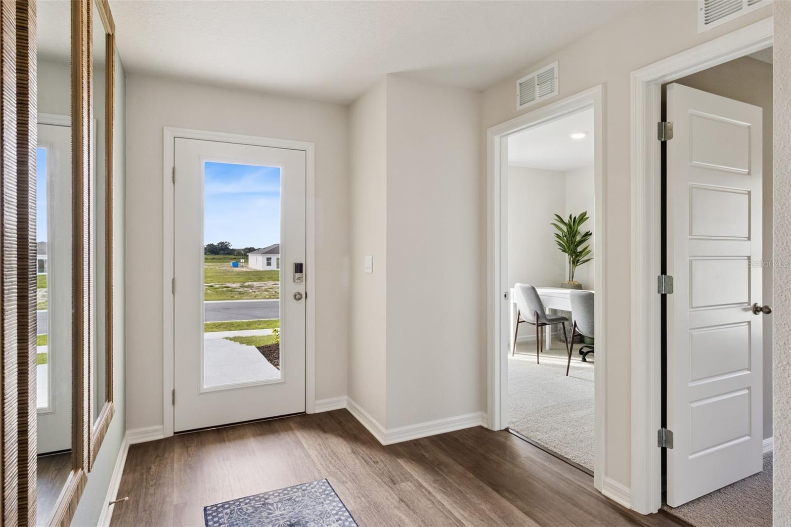 MAGNOLIA POINTE - Residential