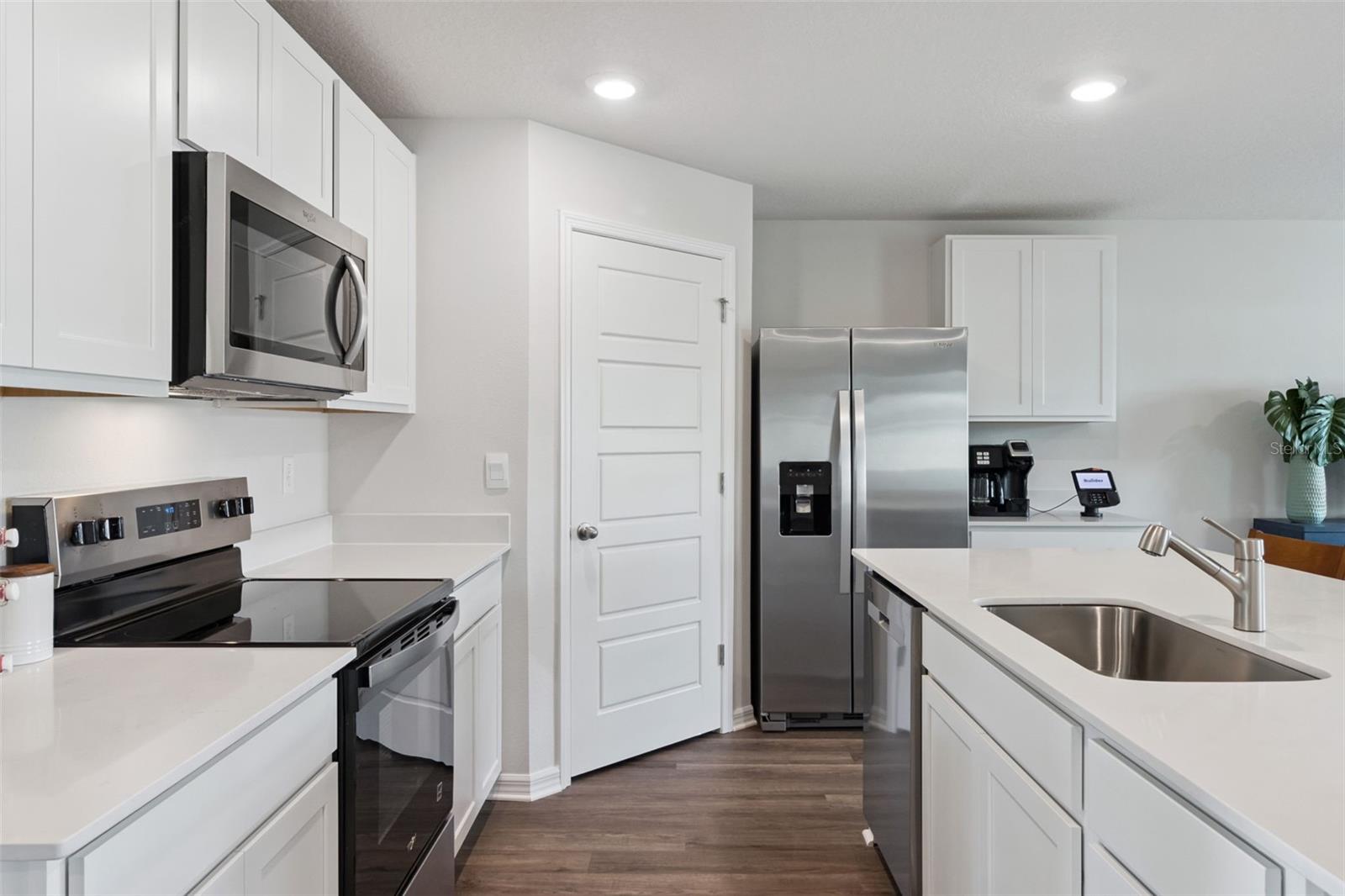 MAGNOLIA POINTE - Residential
