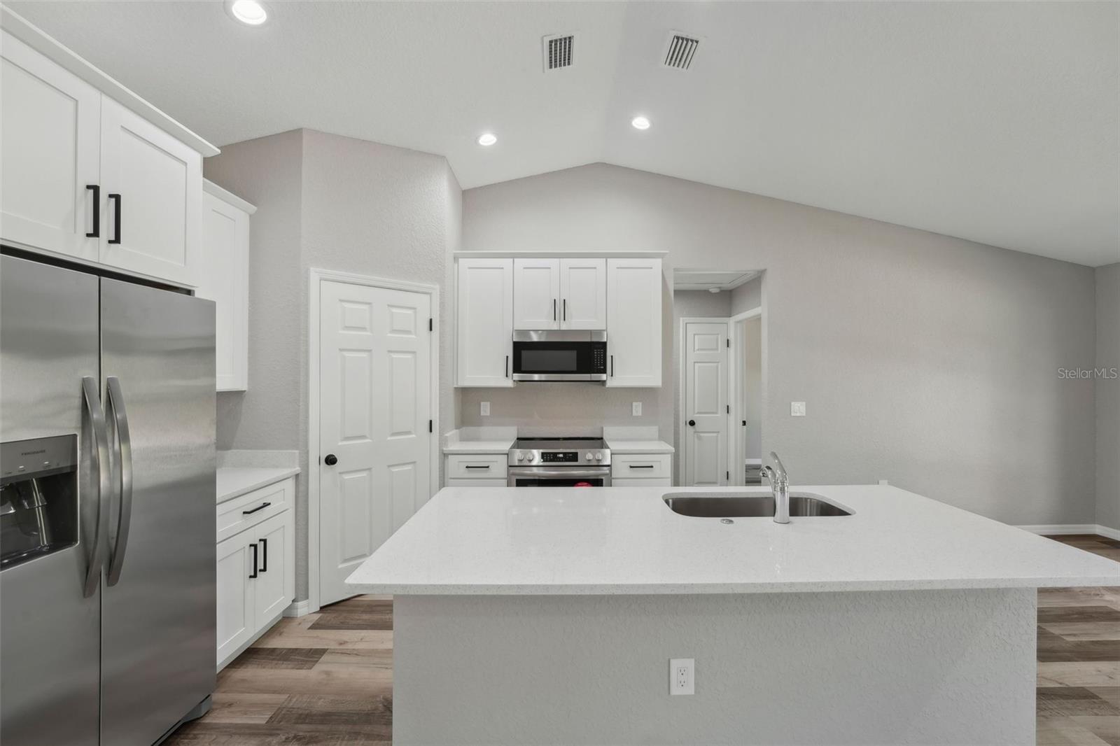 ROYAL HIGHLANDS - Residential