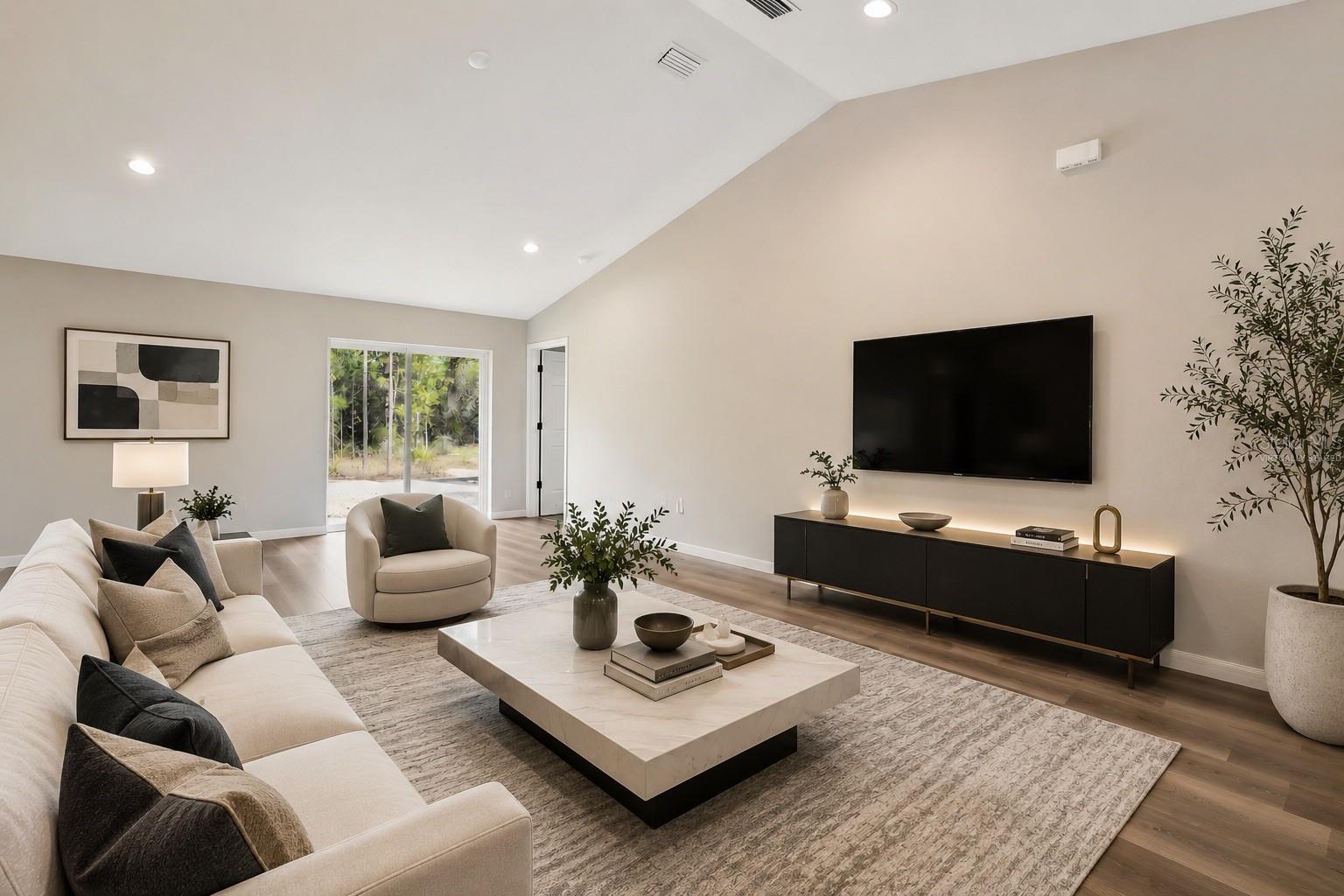 ROYAL HIGHLANDS - Residential