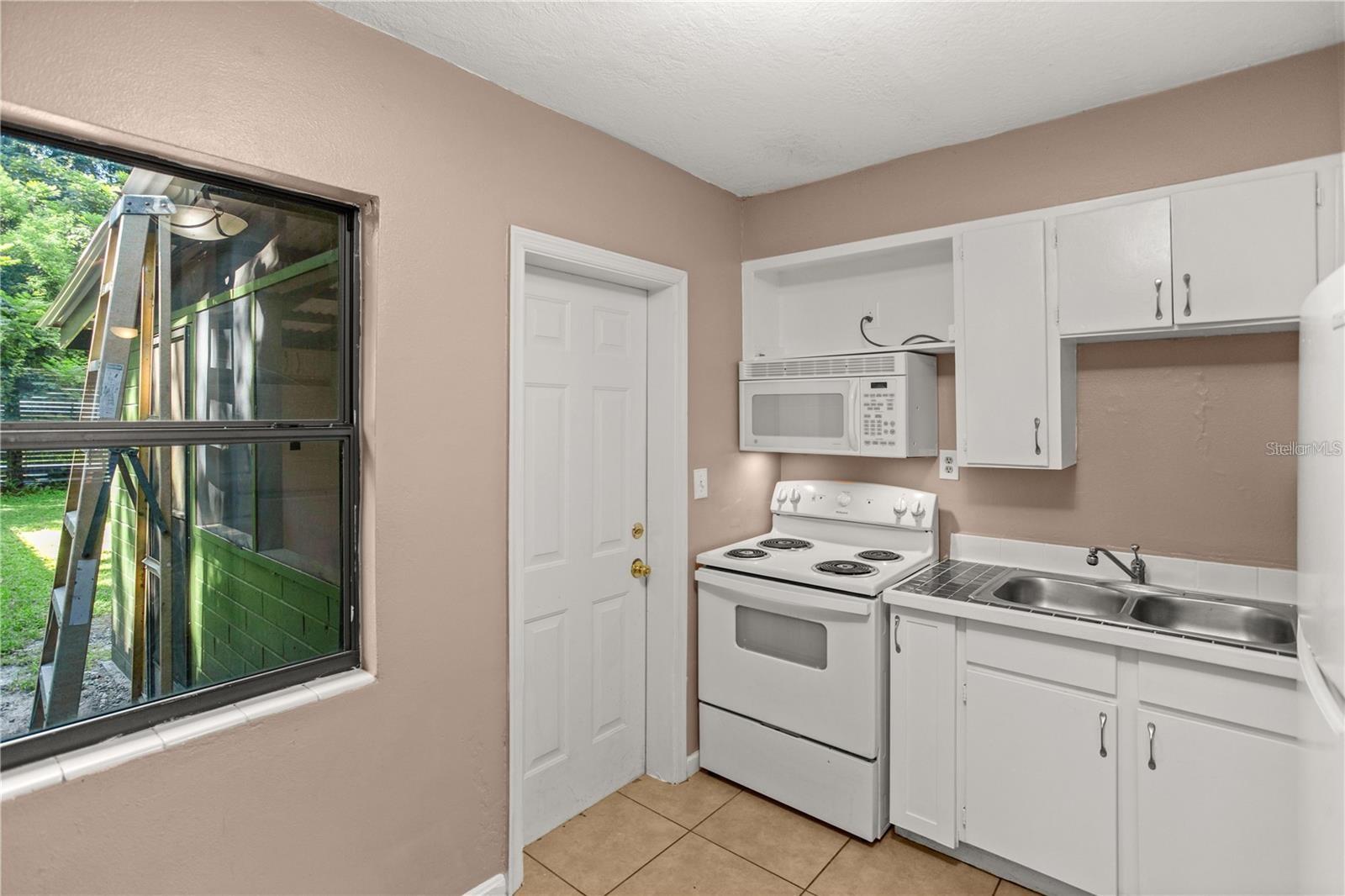 ORANGE VIEW - Residential Lease