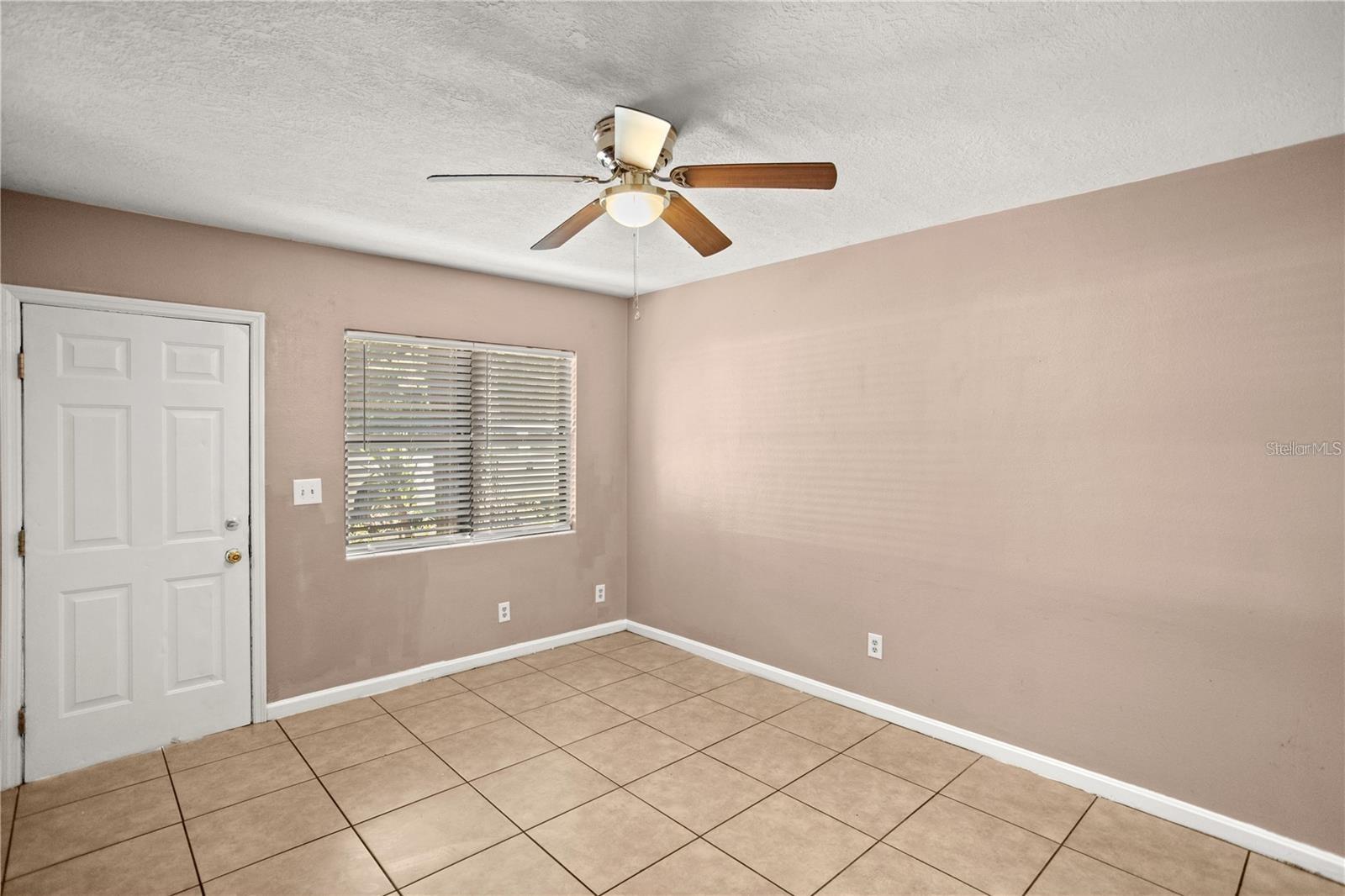 ORANGE VIEW - Residential Lease