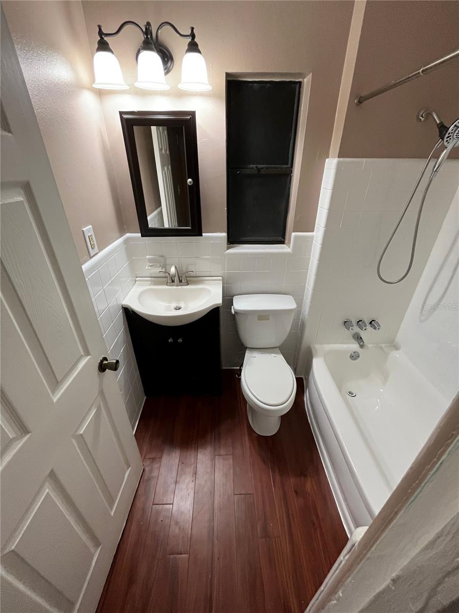 ORANGE VIEW - Residential Lease
