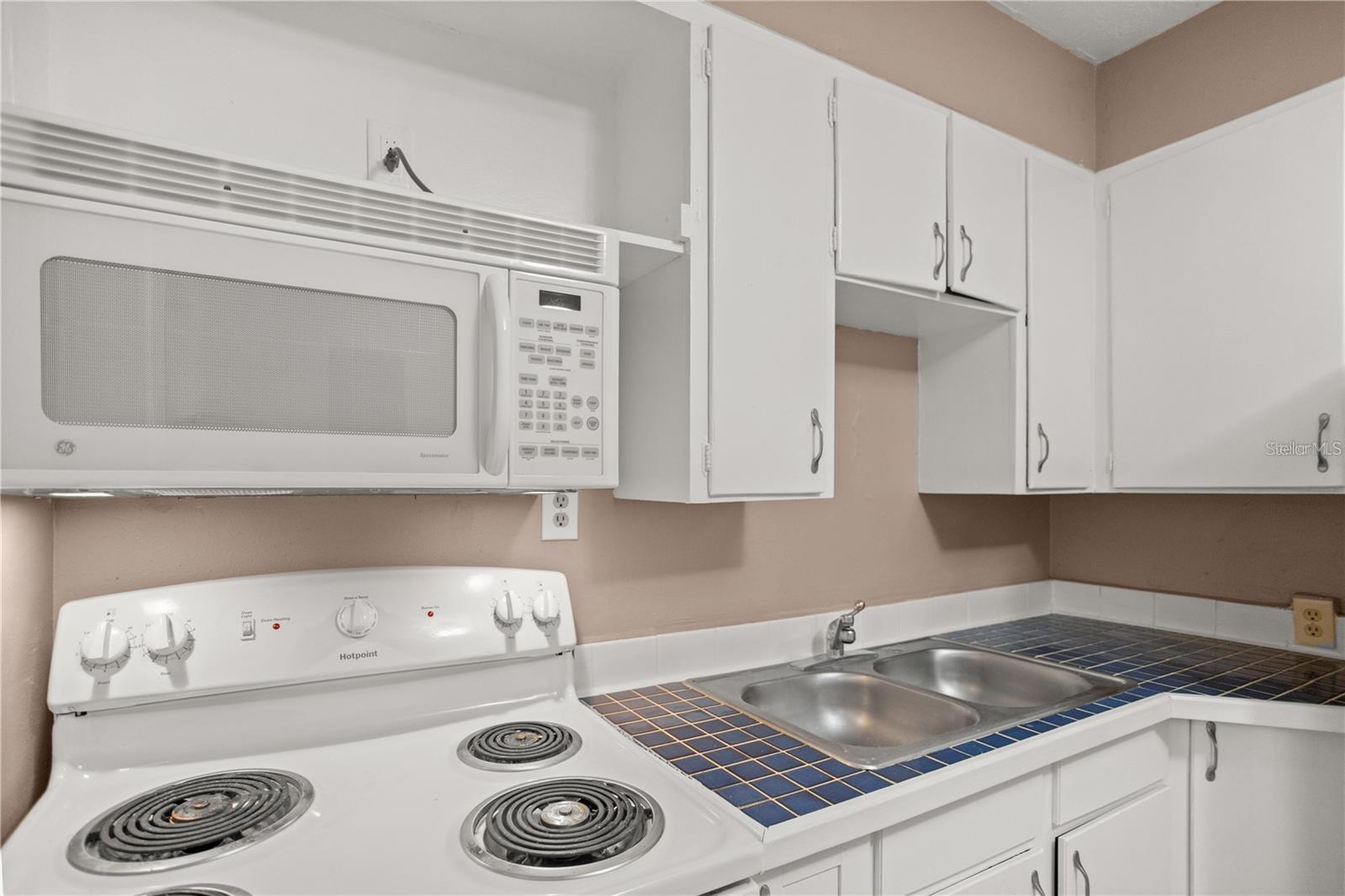 ORANGE VIEW - Residential Lease