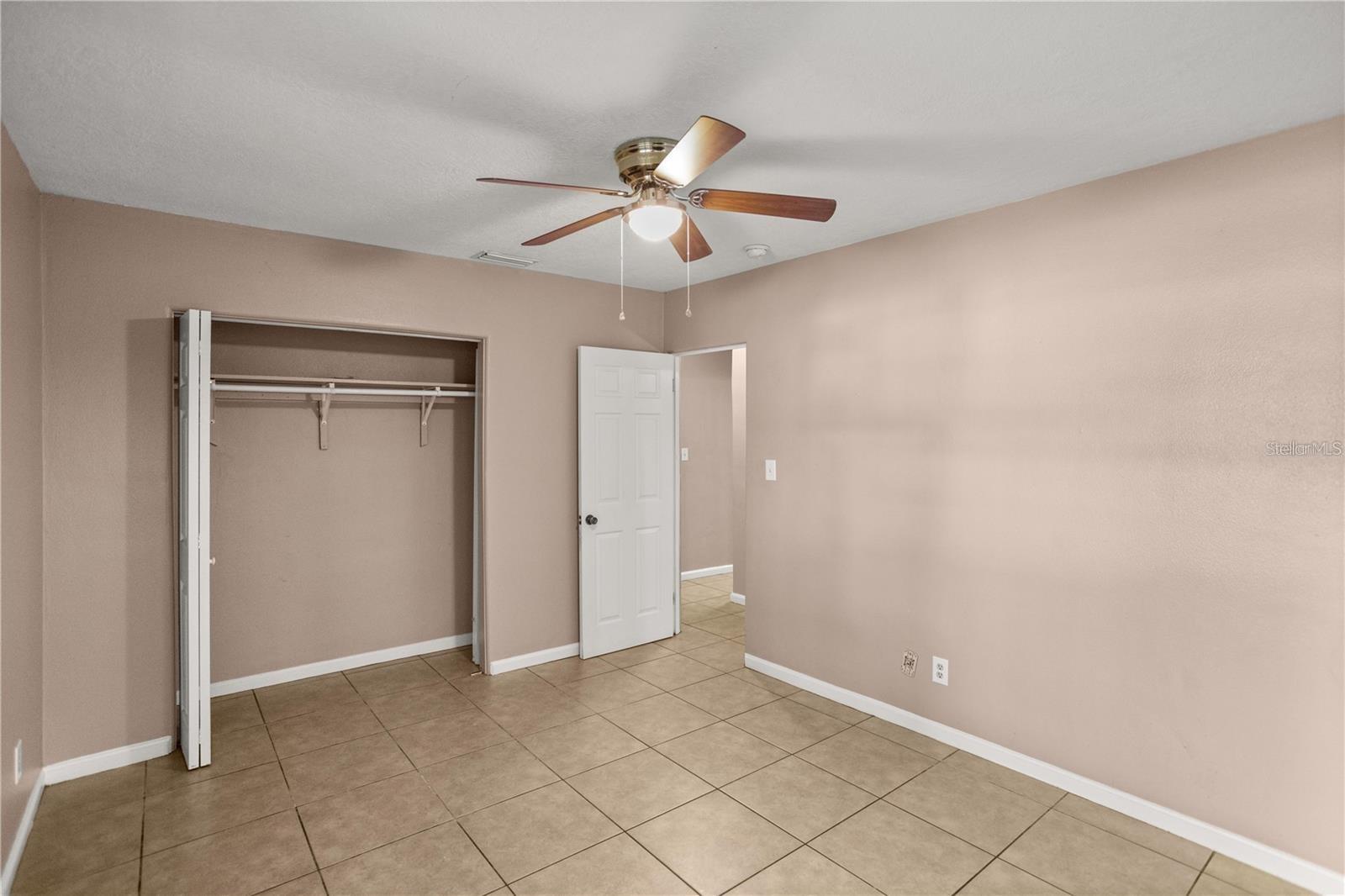 ORANGE VIEW - Residential Lease