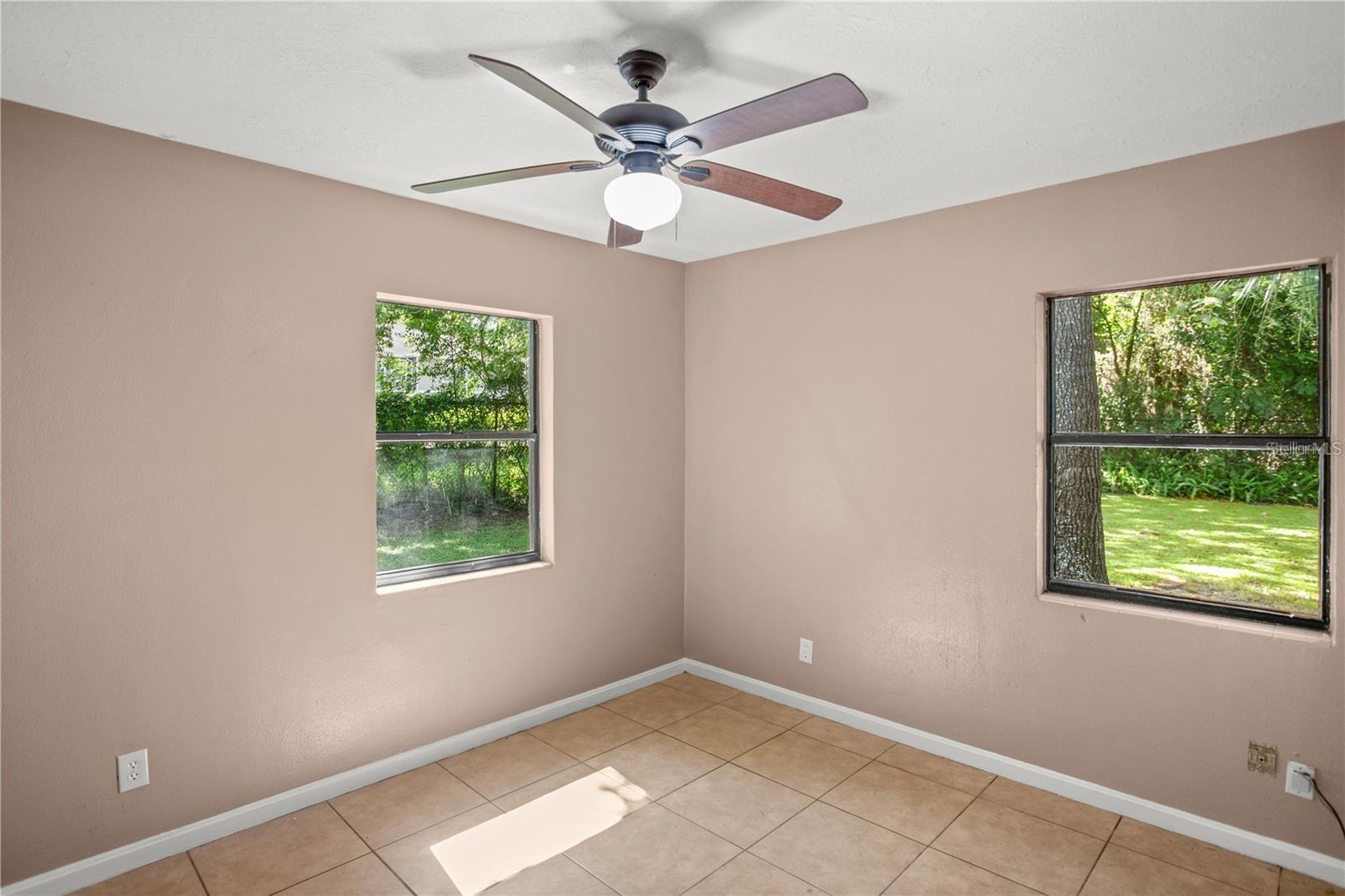 ORANGE VIEW - Residential Lease