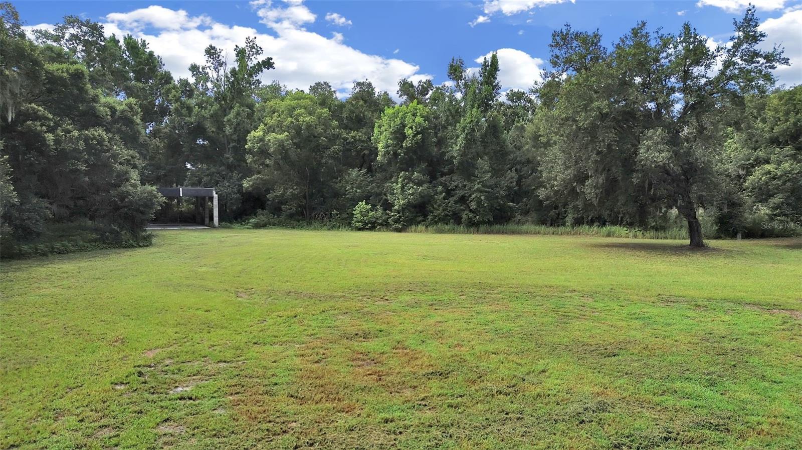 SCANLON COUNTRY ESTATES - Residential