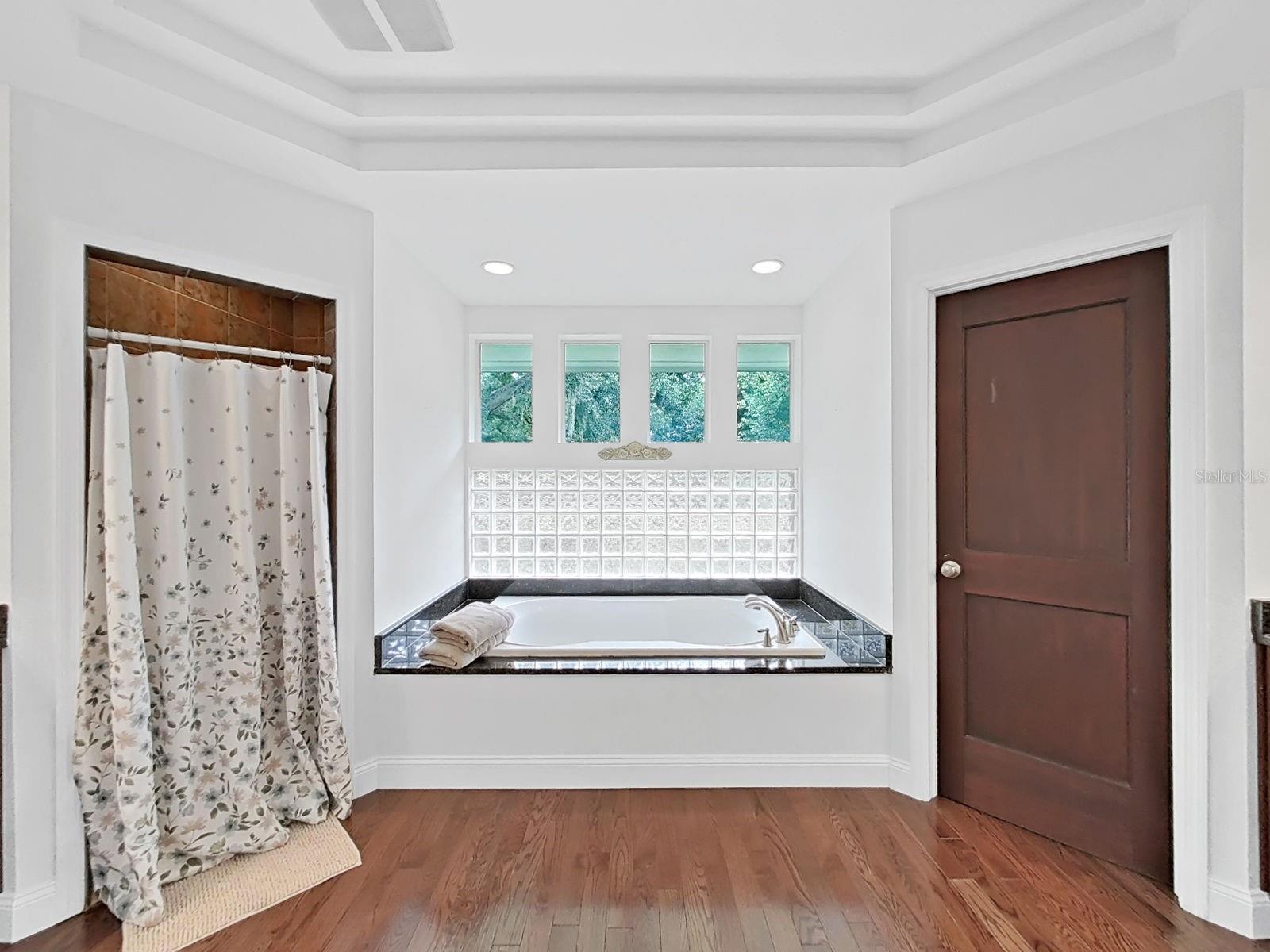 SCANLON COUNTRY ESTATES - Residential