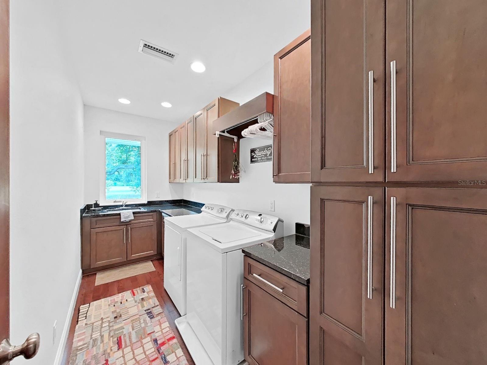 SCANLON COUNTRY ESTATES - Residential