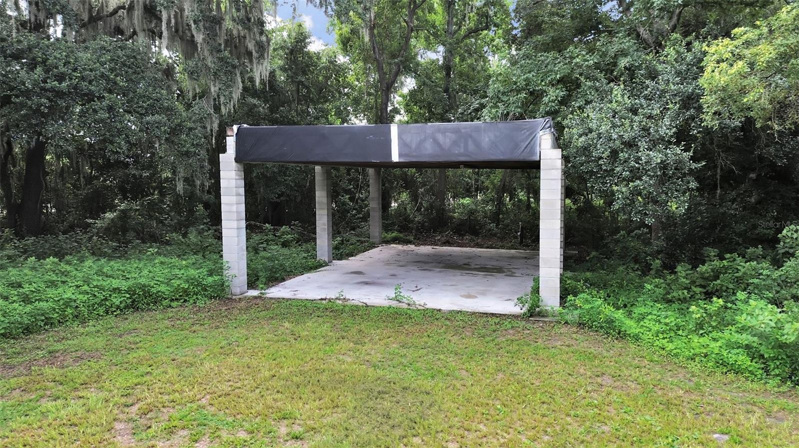 SCANLON COUNTRY ESTATES - Residential