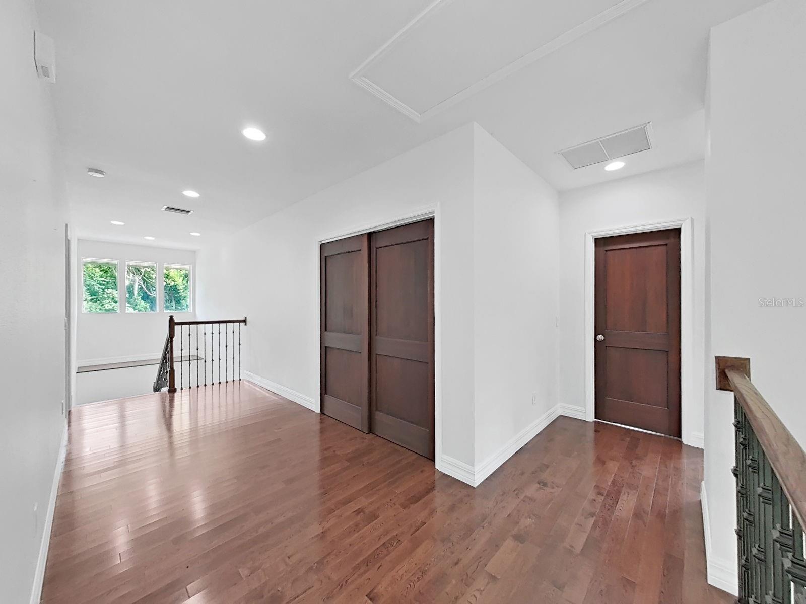SCANLON COUNTRY ESTATES - Residential