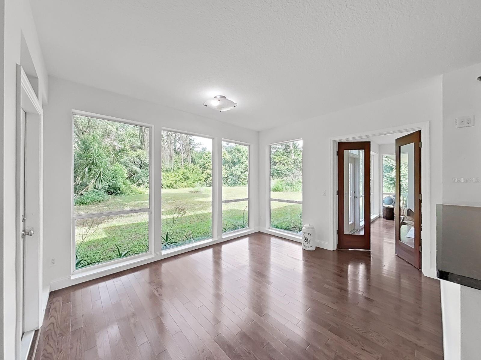 SCANLON COUNTRY ESTATES - Residential