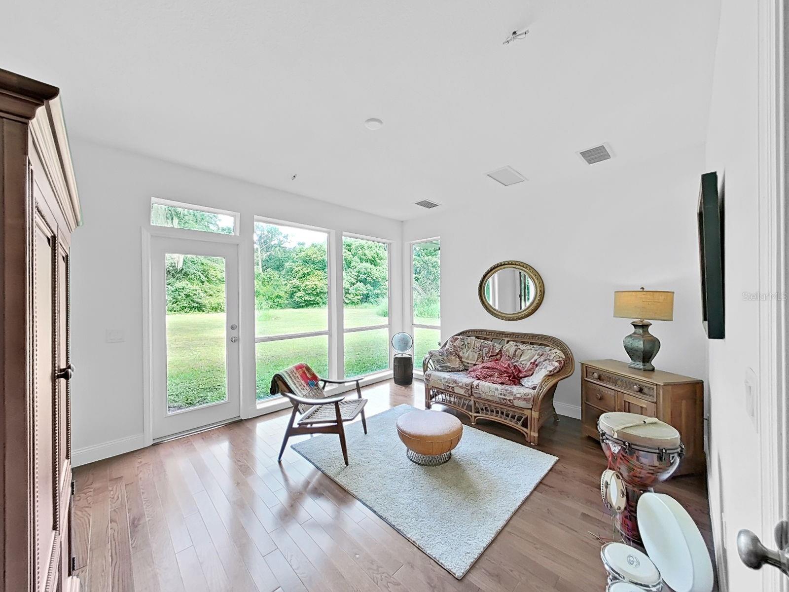 SCANLON COUNTRY ESTATES - Residential