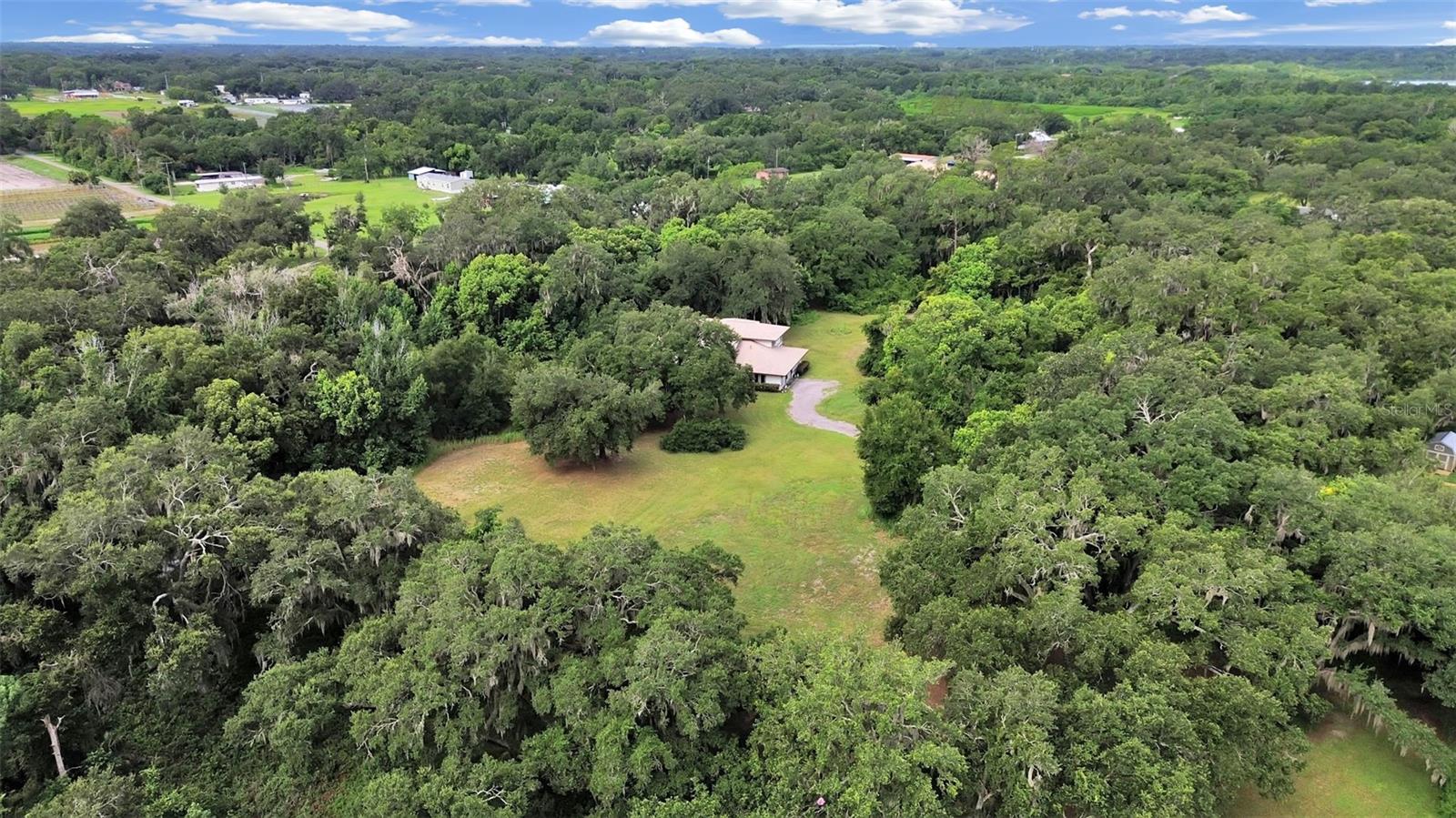 SCANLON COUNTRY ESTATES - Residential