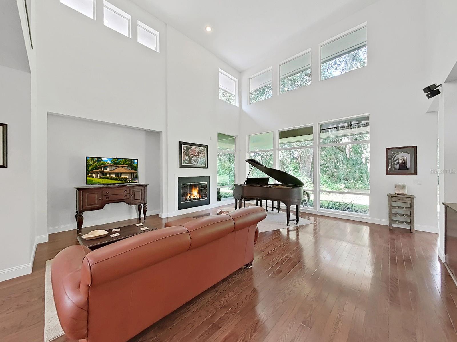 SCANLON COUNTRY ESTATES - Residential