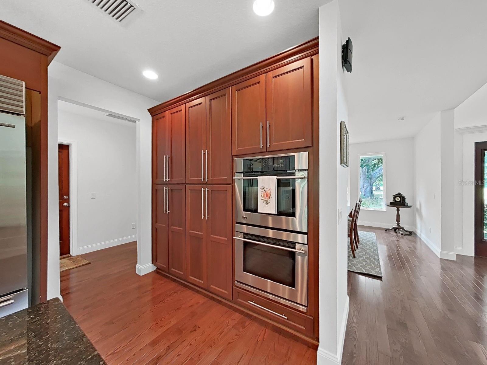 SCANLON COUNTRY ESTATES - Residential