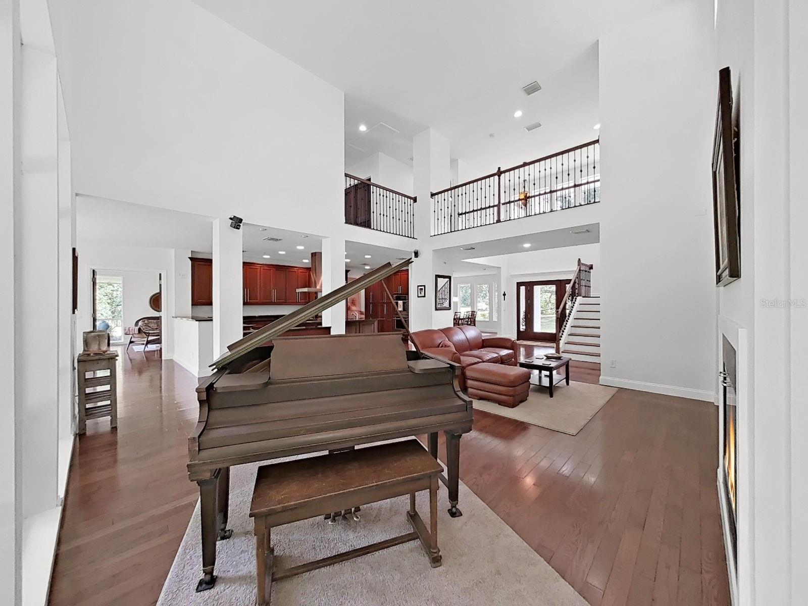 SCANLON COUNTRY ESTATES - Residential