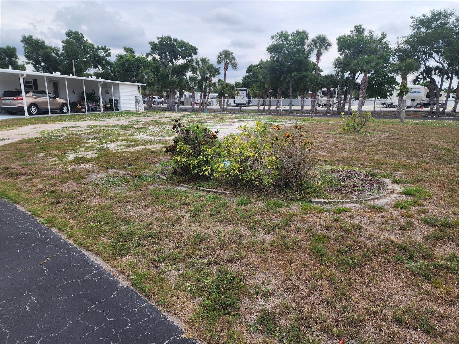 CHATEAU VILLAGE CO-OP - Land
