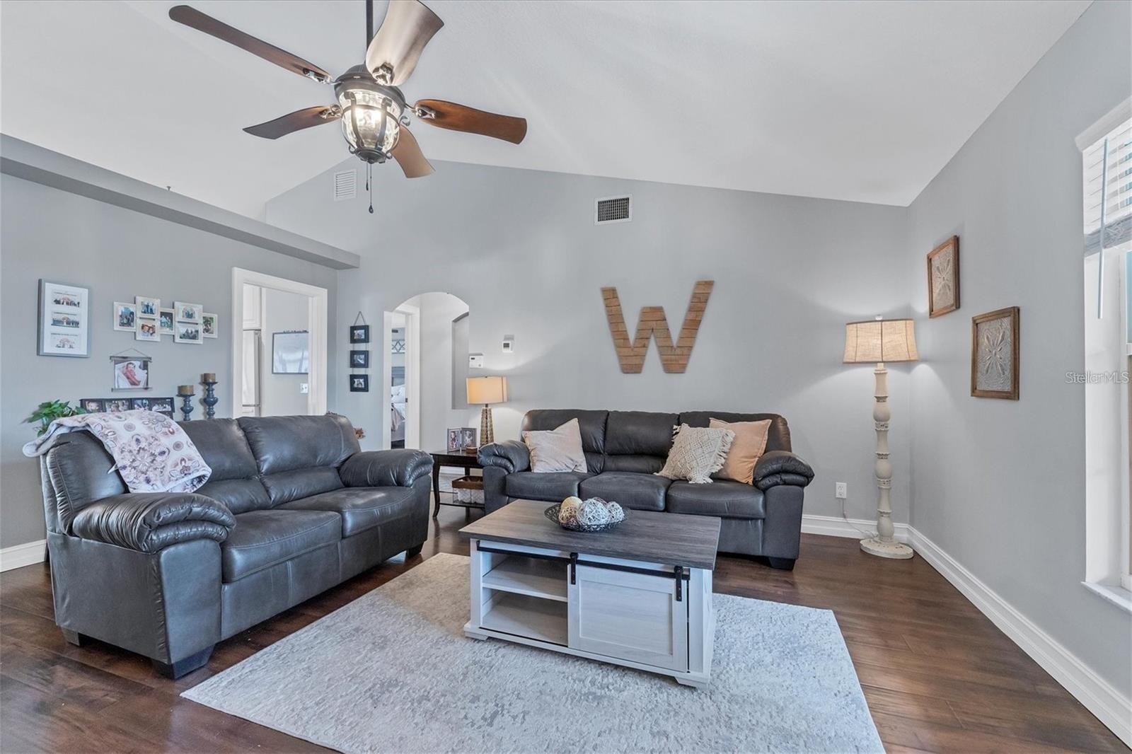 CREEKWOOD PH TWO SUBPHASE A & B - Residential Lease