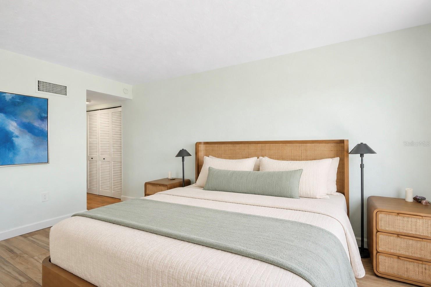 POINTE TOWERS CONDO APT - Residential