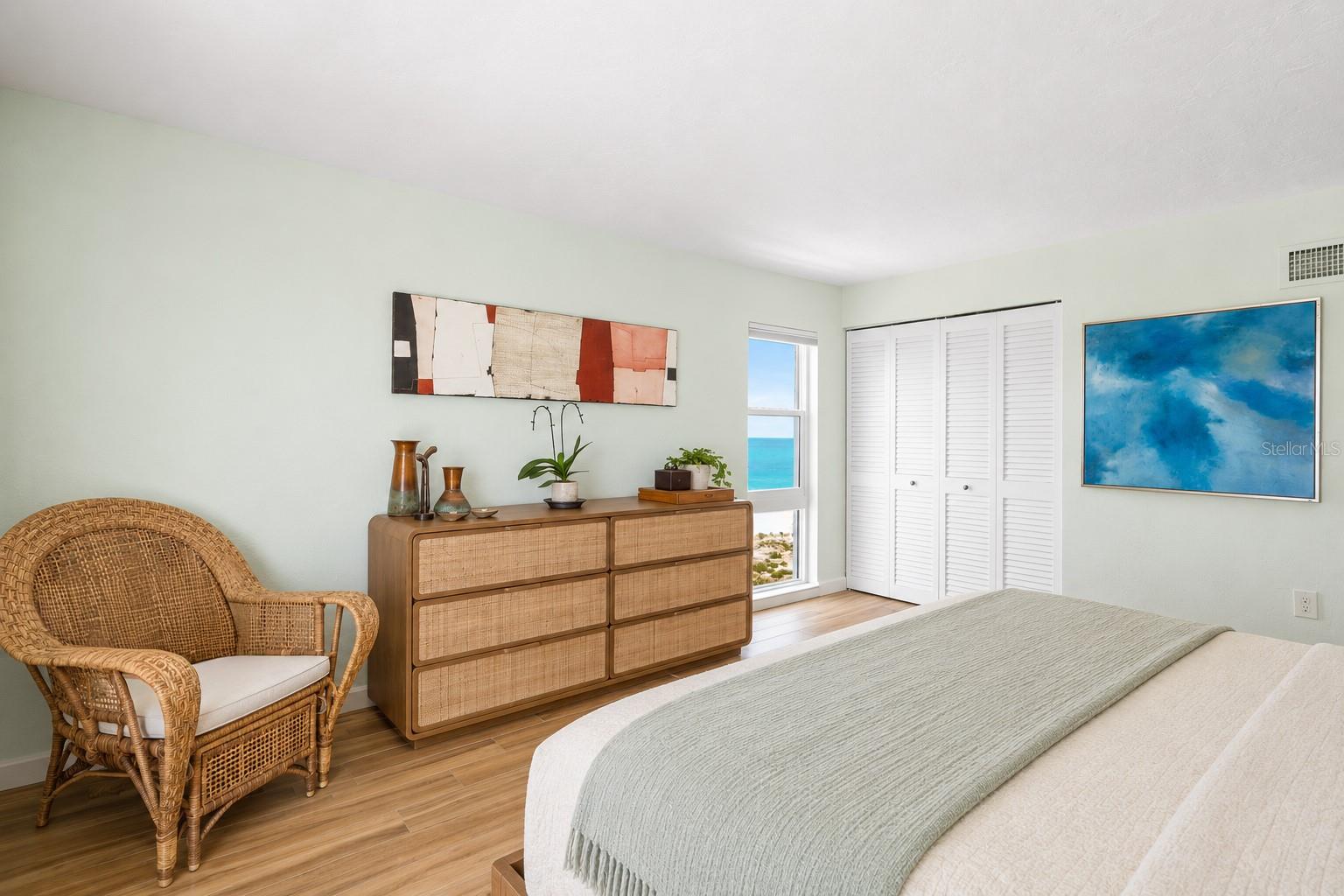 POINTE TOWERS CONDO APT - Residential