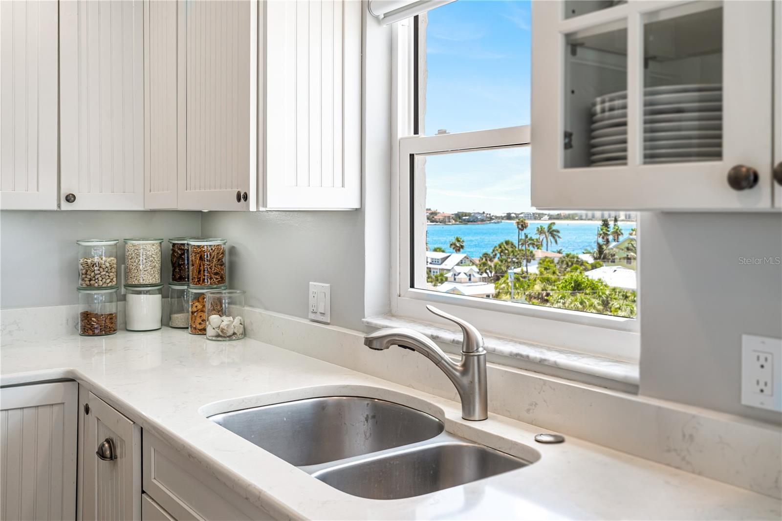 POINTE TOWERS CONDO APT - Residential