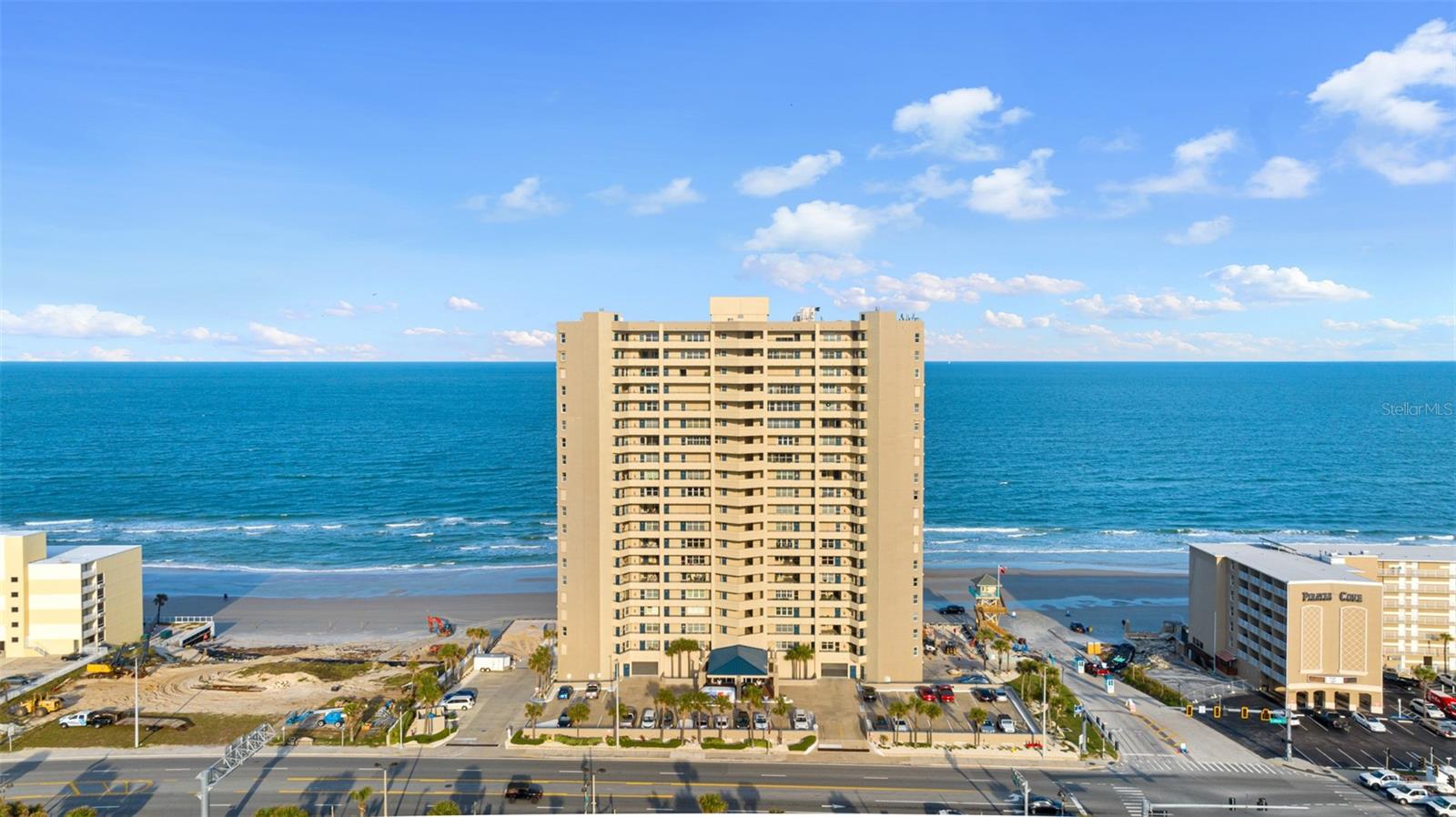 TOWERS 10 CONDO - Residential