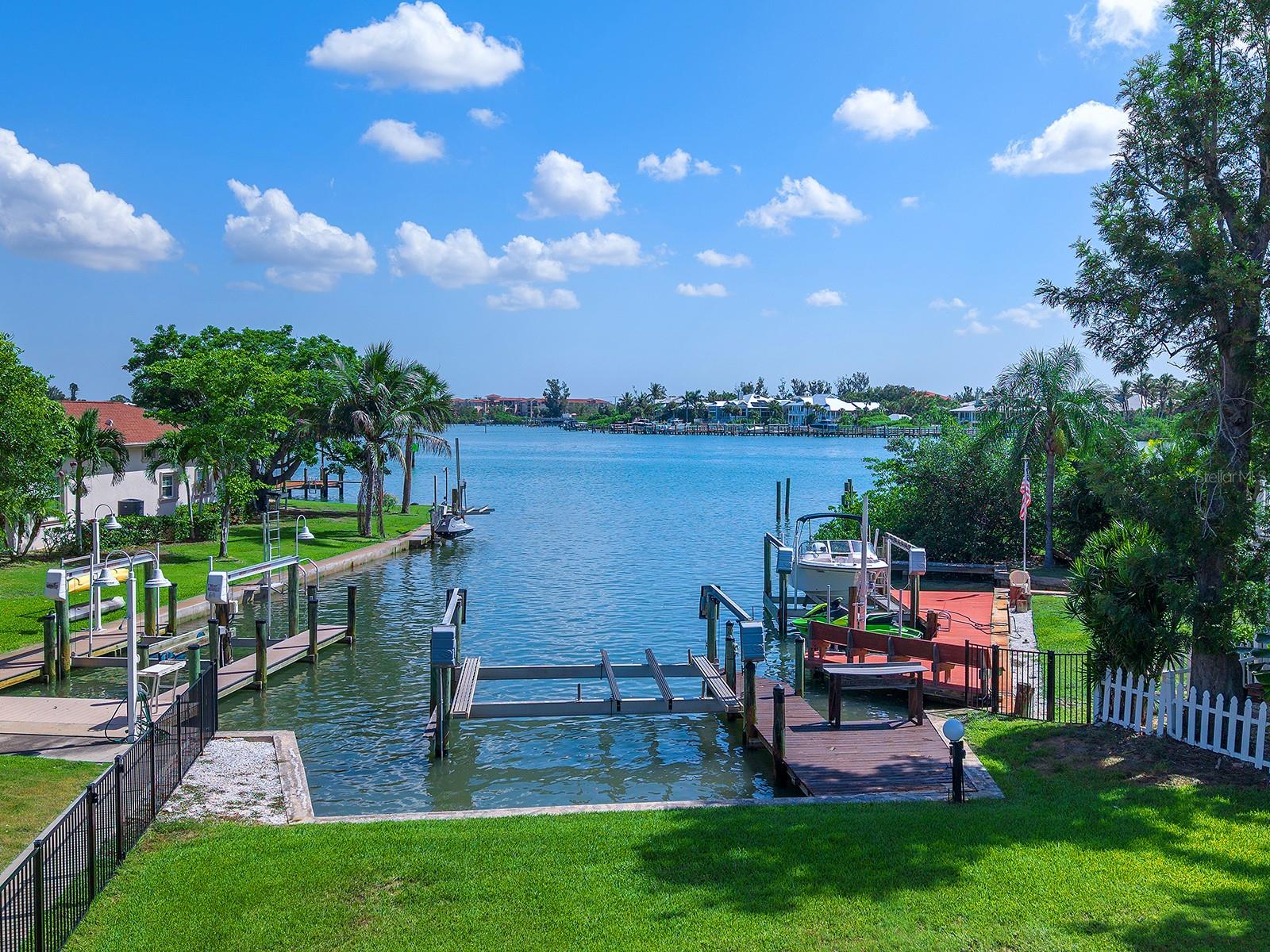 BAYSHORE ESTATES - Residential