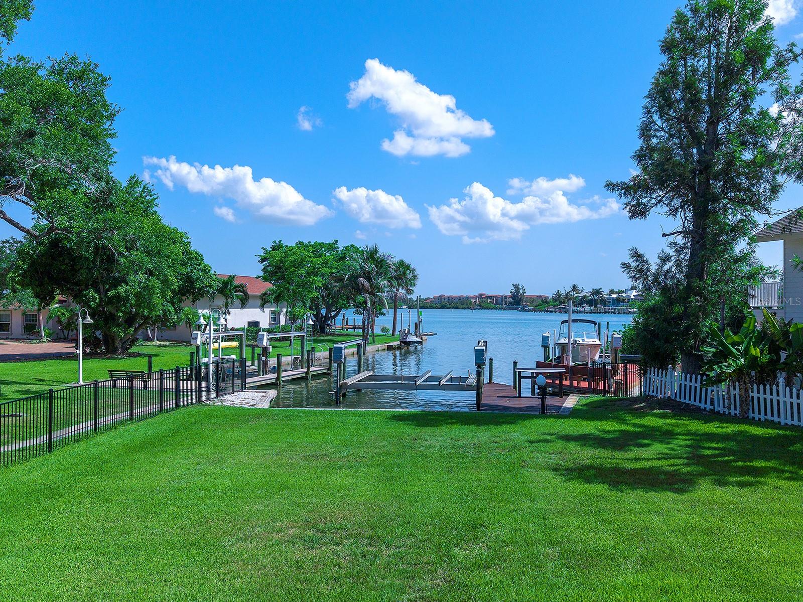 BAYSHORE ESTATES - Residential
