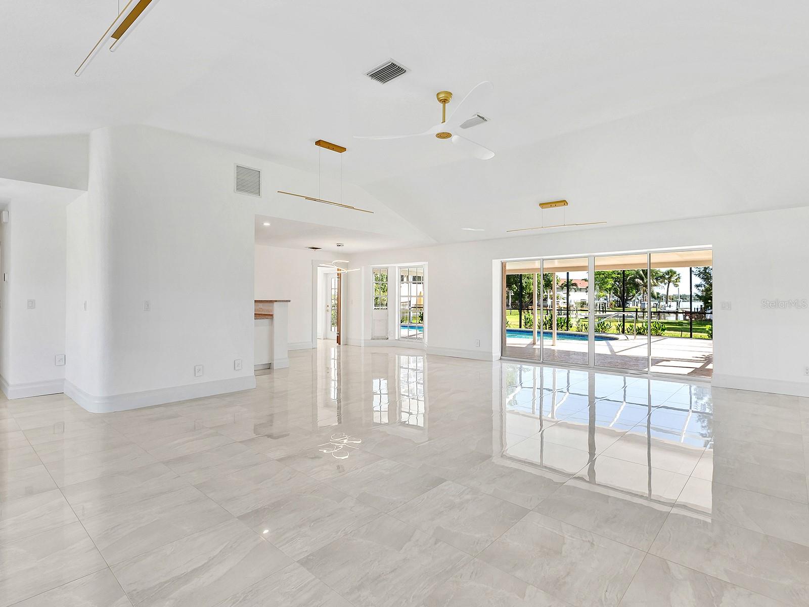 BAYSHORE ESTATES - Residential