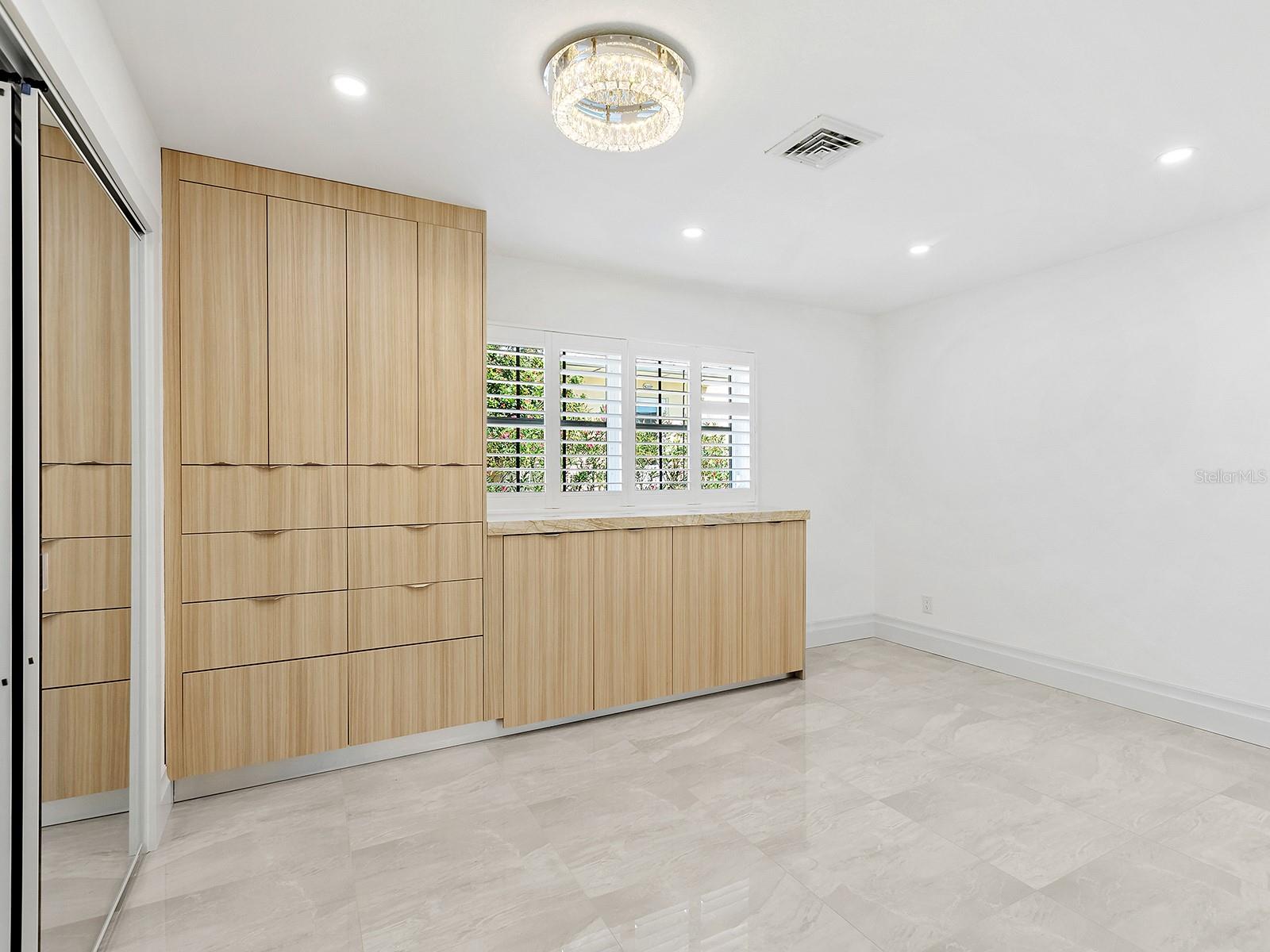 BAYSHORE ESTATES - Residential