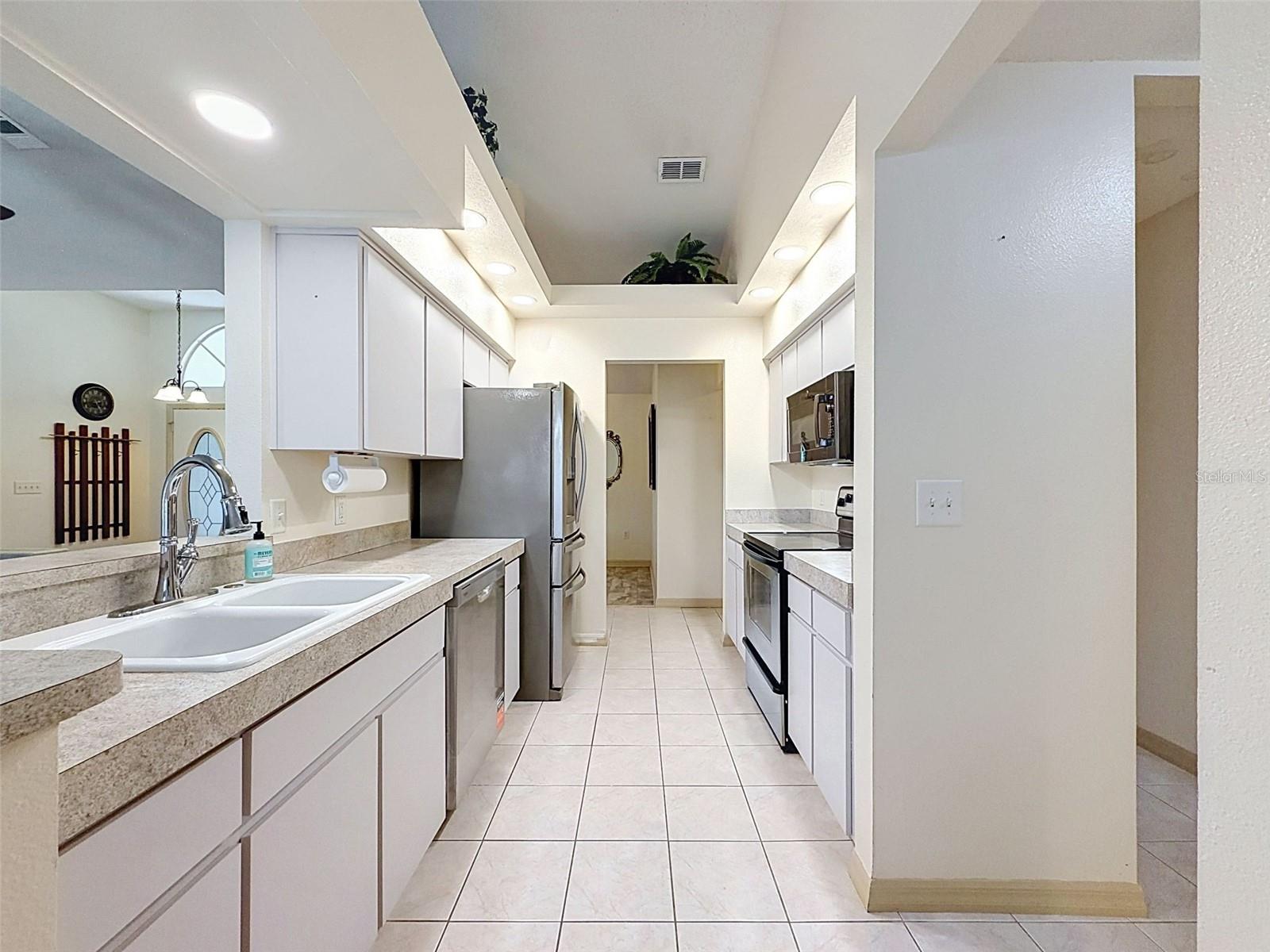 SPRING HILL - Residential