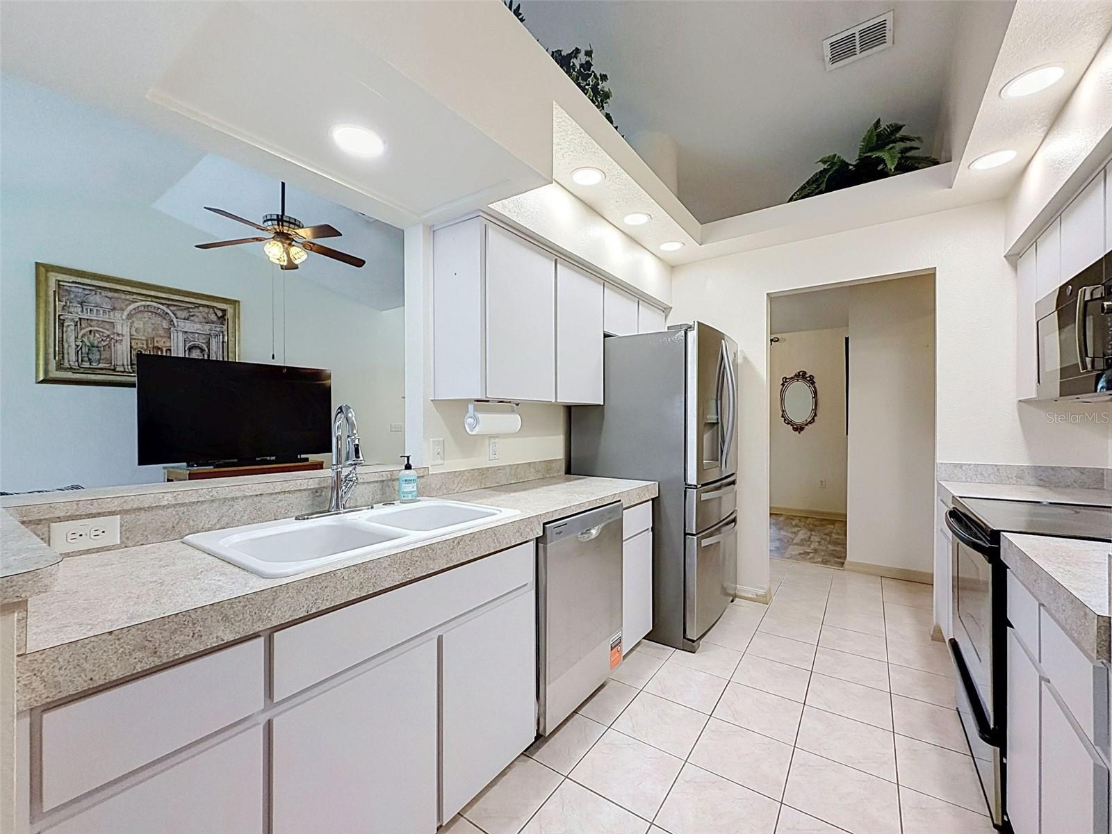 SPRING HILL - Residential