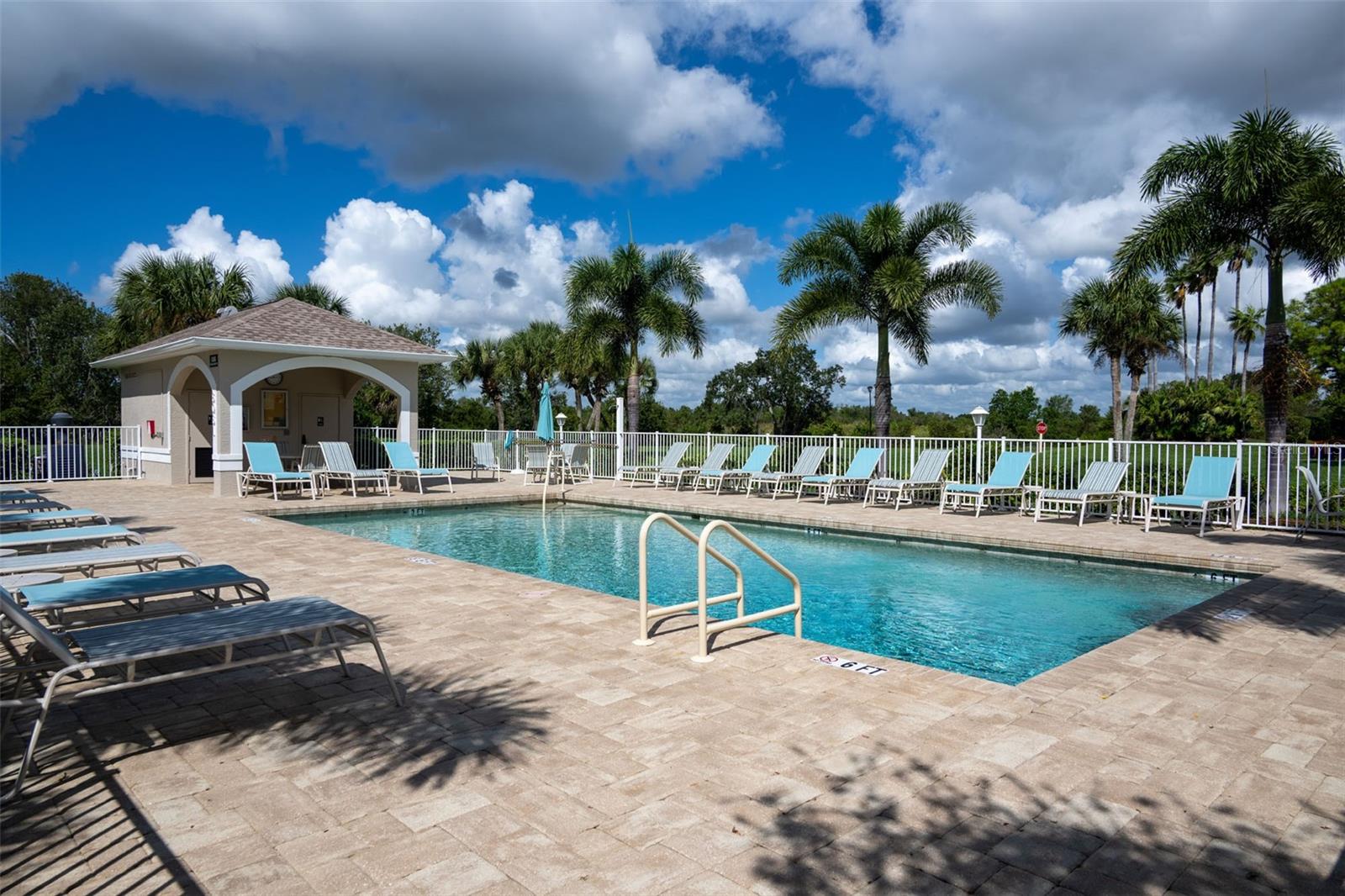 HERITAGE OAKS VERANDA 8 - Residential