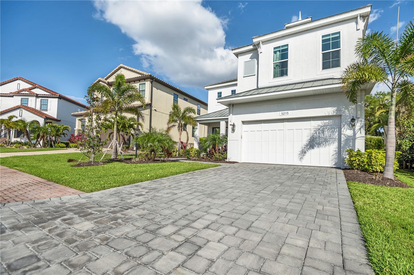 LEGENDS BAY - Residential