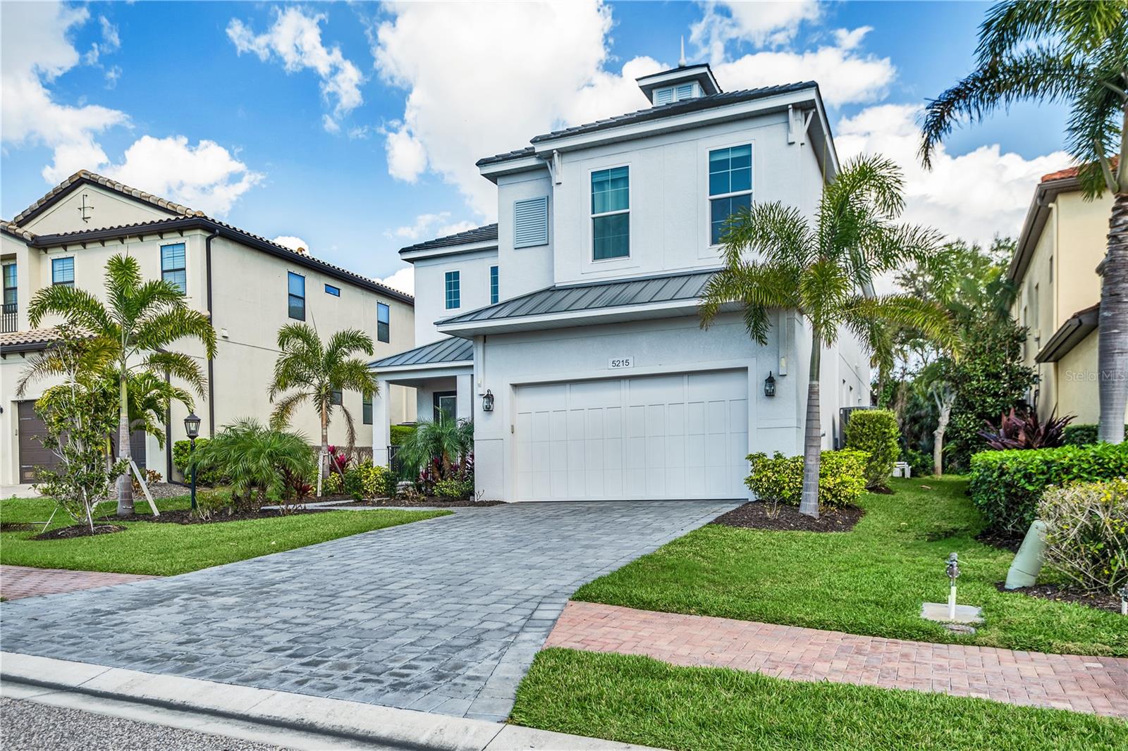 LEGENDS BAY - Residential
